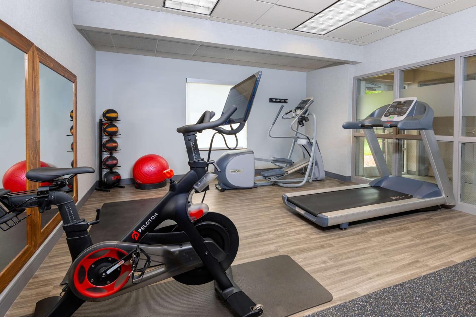 Hampton Inn & Suites Murfreesboro gallery photo in Murfreesboro, TN — image 33