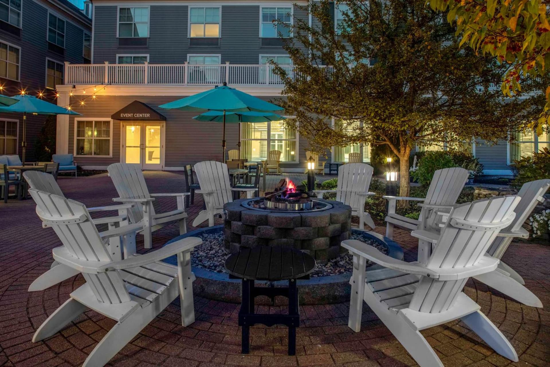 Hilton Garden Inn Freeport Downtown interior in Freeport — gallery photo 2