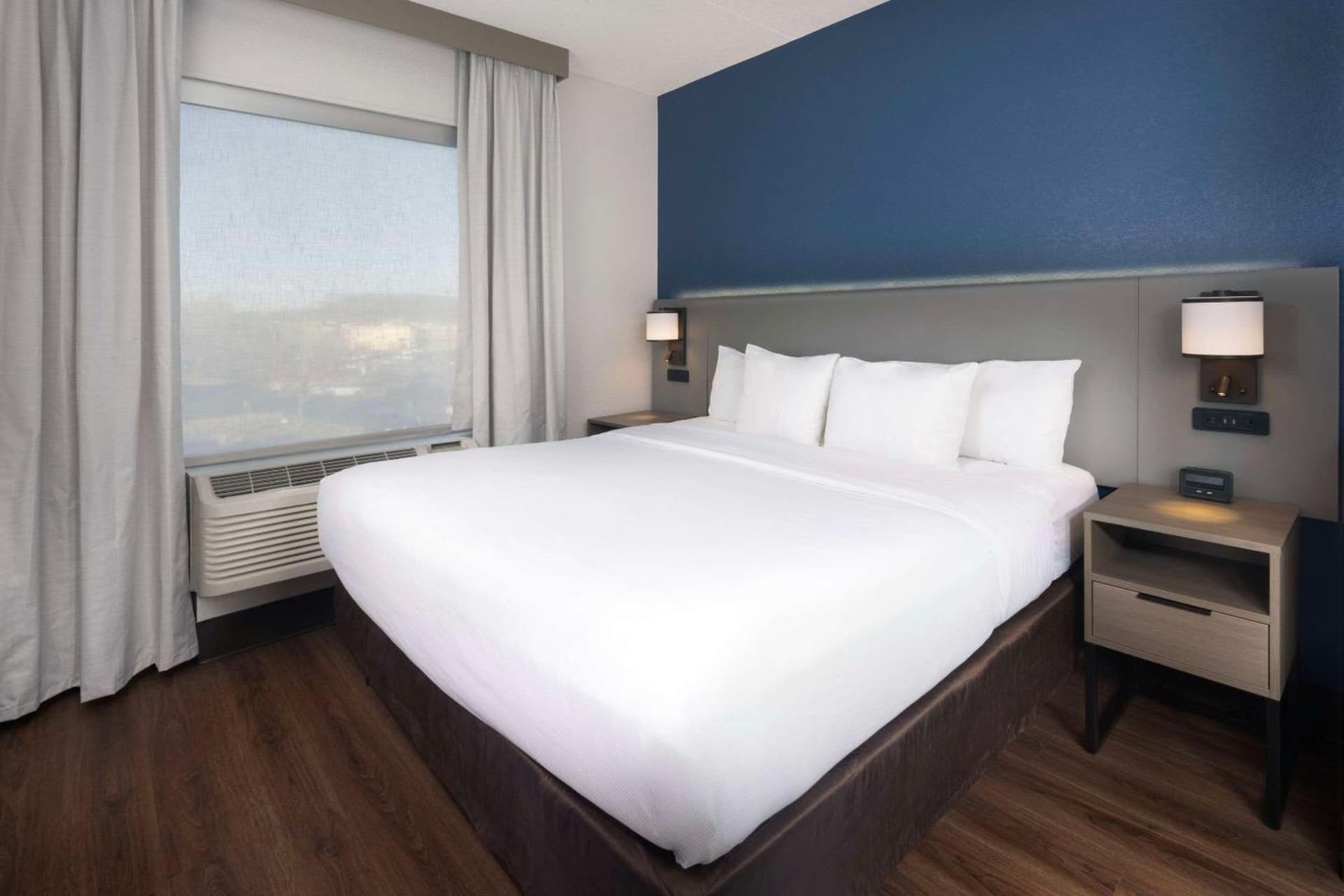 Comfort Suites Outlet Center gallery photo in Asheville, NC — image 35
