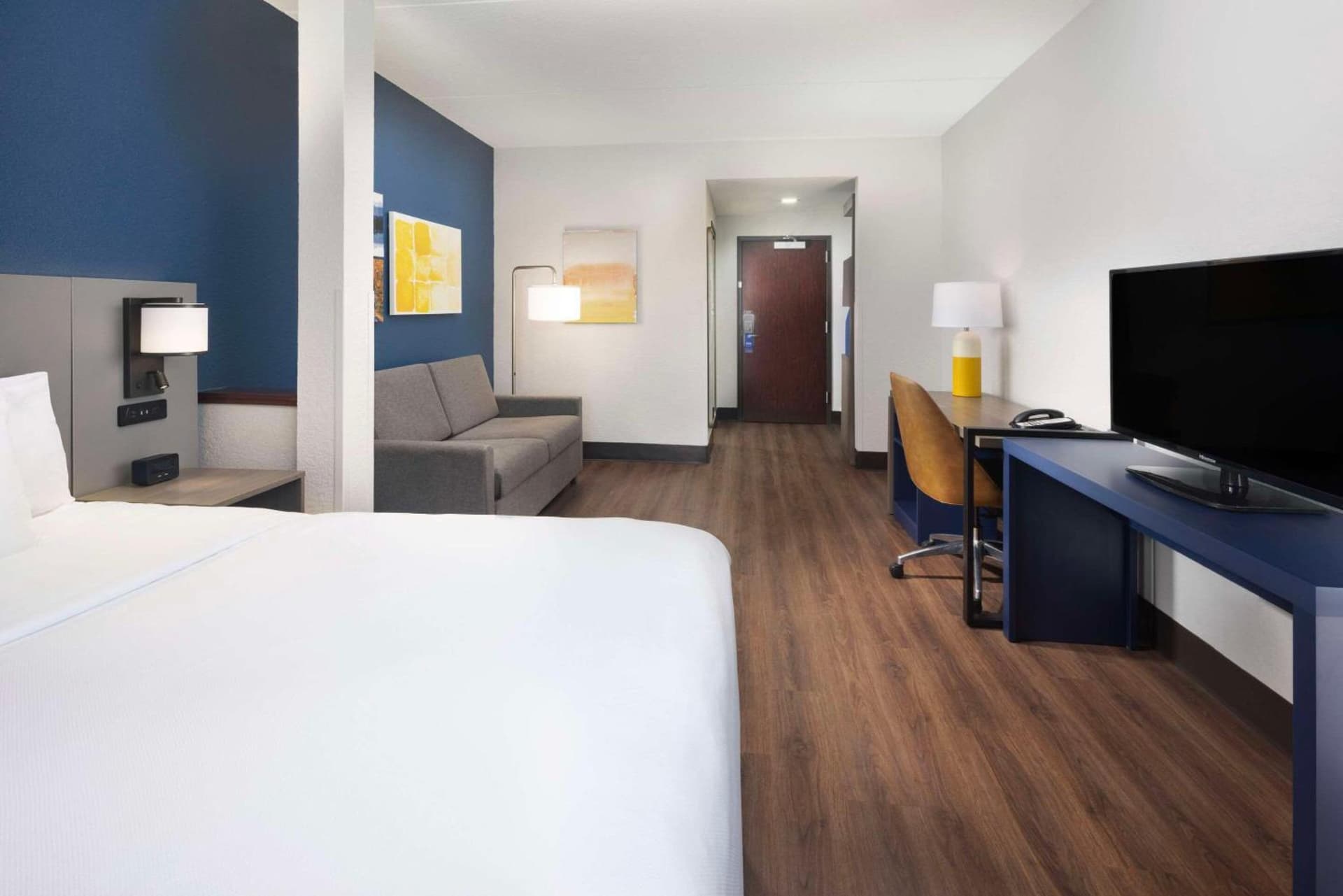 Comfort Suites Outlet Center gallery photo in Asheville, NC — image 5