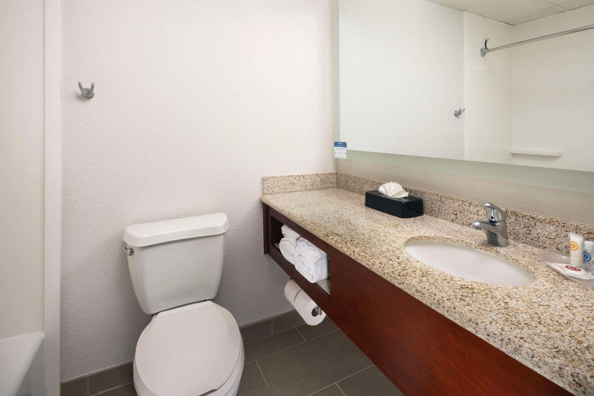 Comfort Suites Outlet Center gallery photo in Asheville, NC — image 10