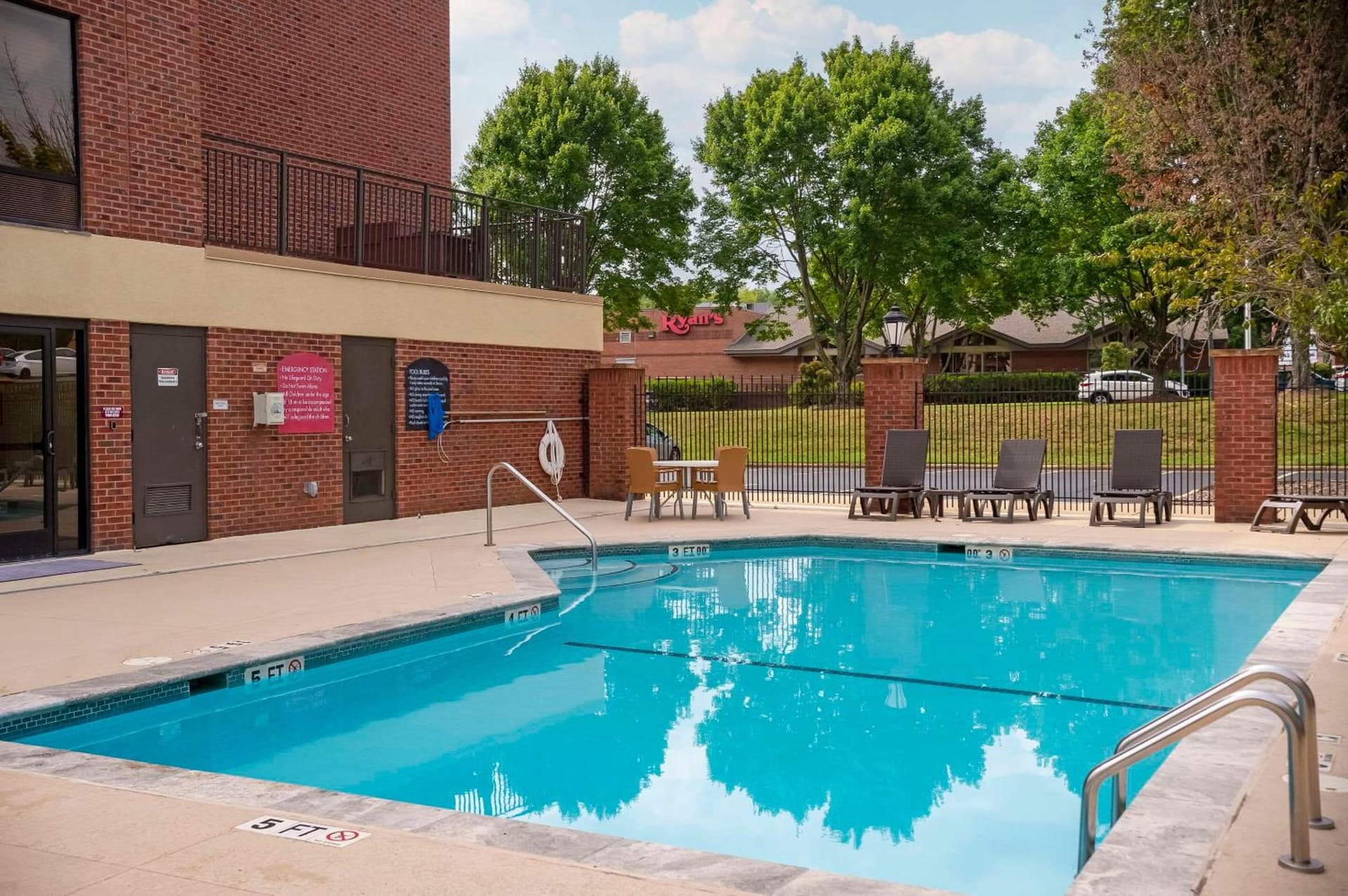 Comfort Suites Outlet Center gallery photo in Asheville, NC — image 33
