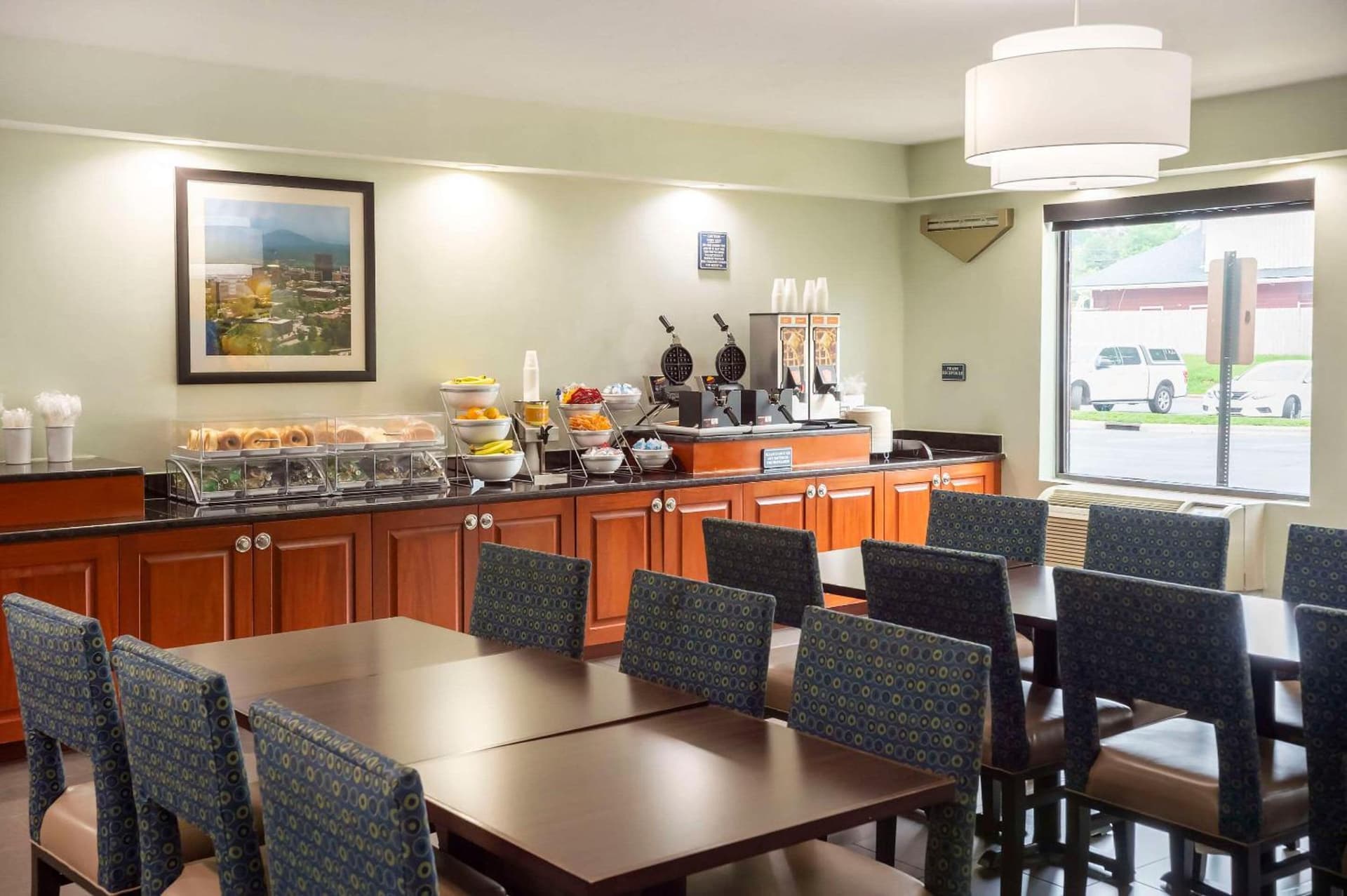 Comfort Suites Outlet Center gallery photo in Asheville, NC — image 6