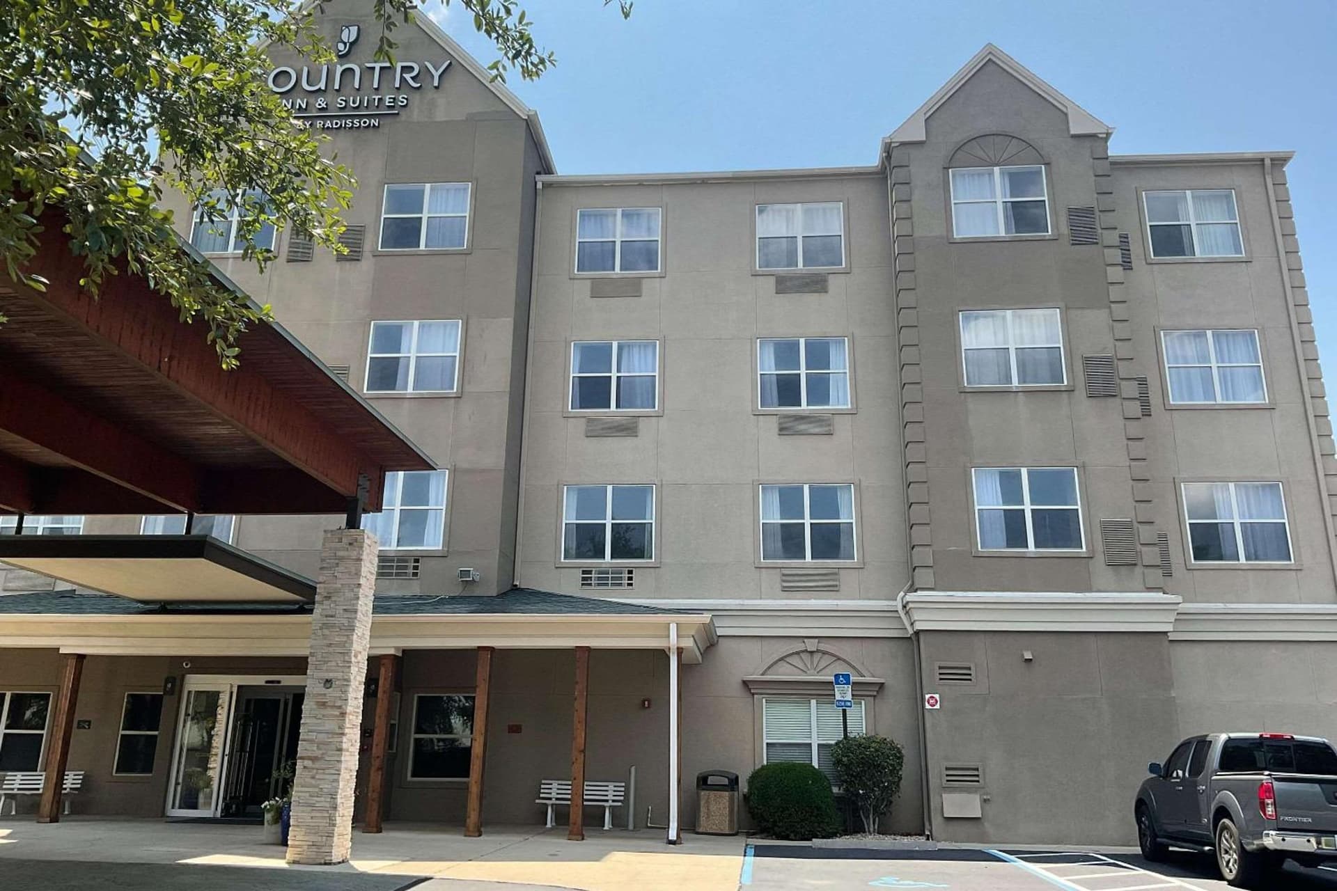 Country Inn & Suites by Radisson, Tallahassee-University Area, FL interior in Tallahassee, FL — gallery photo 2