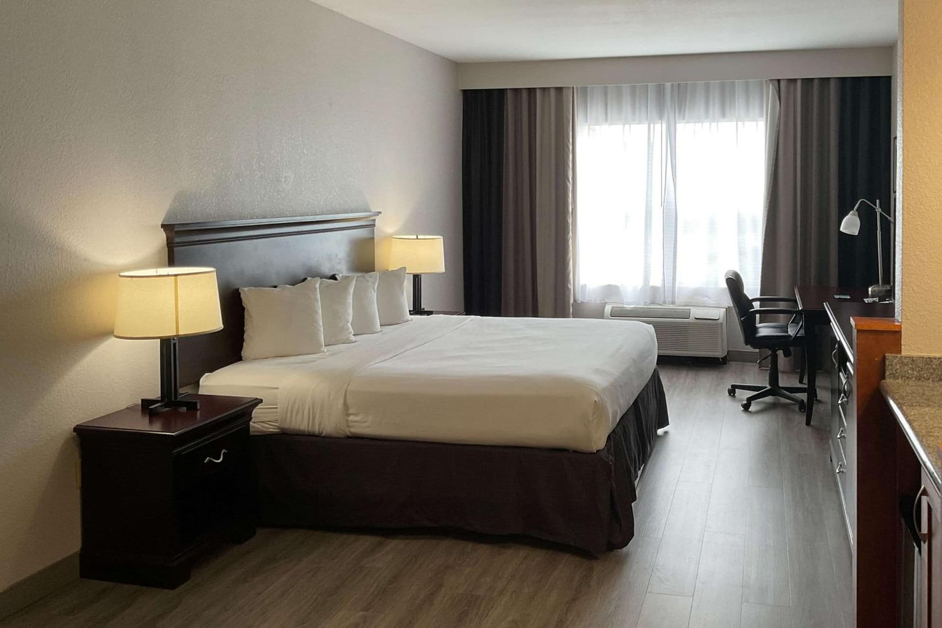 Country Inn & Suites by Radisson, Tallahassee-University Area, FL gallery photo in Tallahassee, FL — image 17