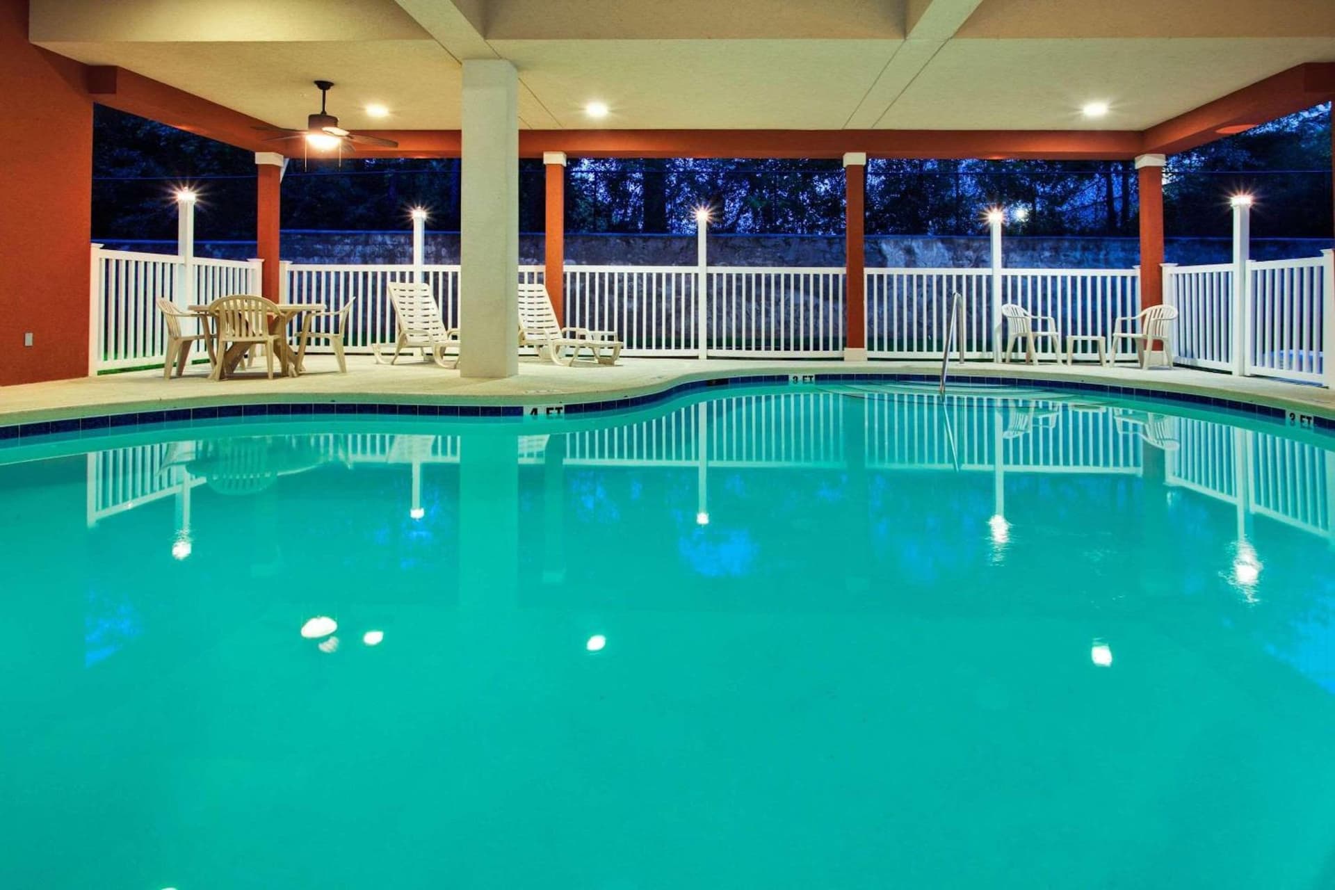 Country Inn & Suites by Radisson, Tallahassee-University Area, FL gallery photo in Tallahassee, FL — image 8