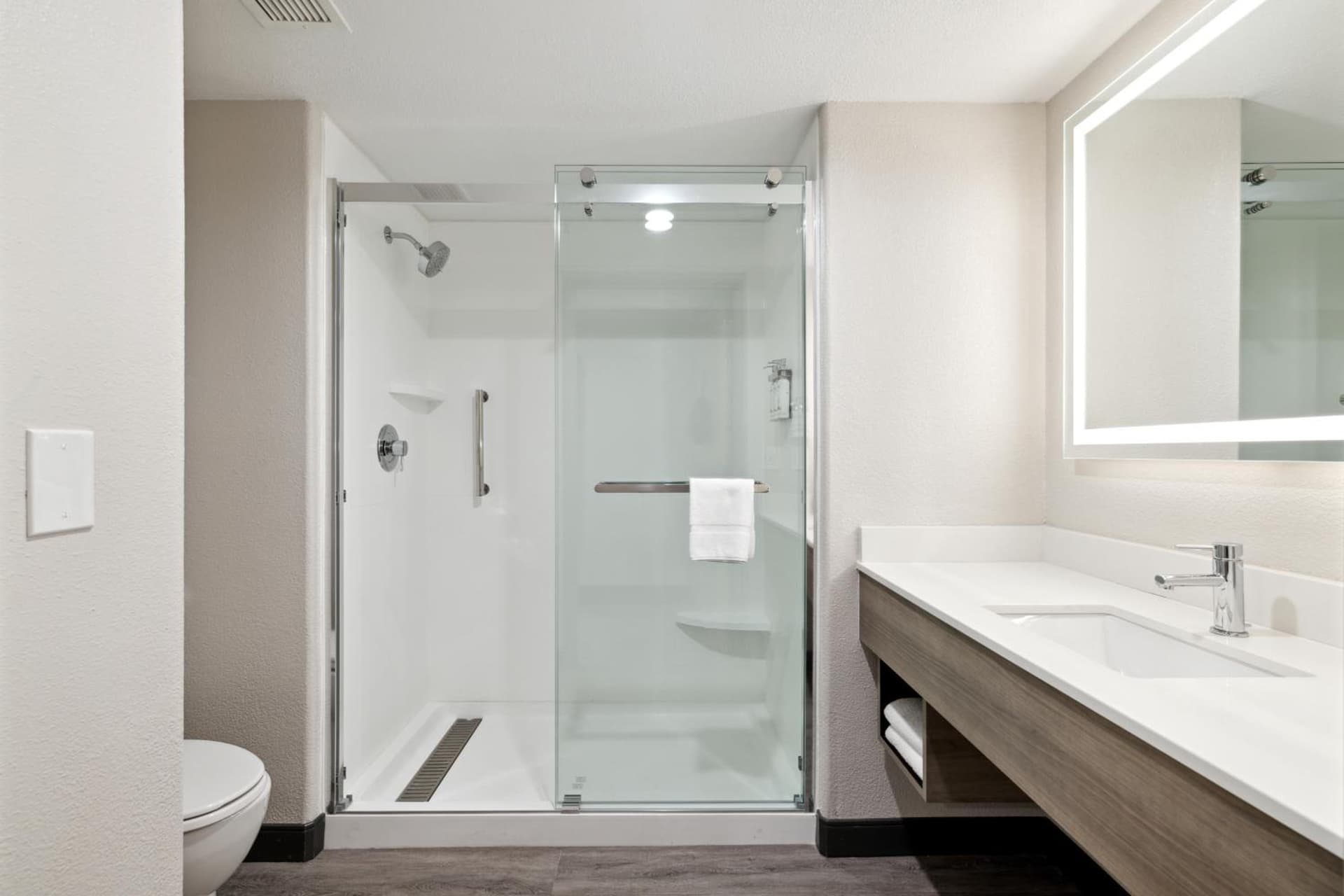 Holiday Inn Express Hotel & Suites Vacaville by IHG gallery photo in Vacaville, CA — image 49