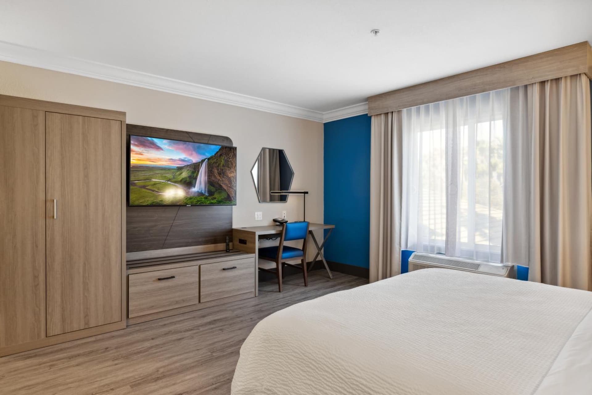 Holiday Inn Express Hotel & Suites Vacaville by IHG gallery photo in Vacaville, CA — image 12