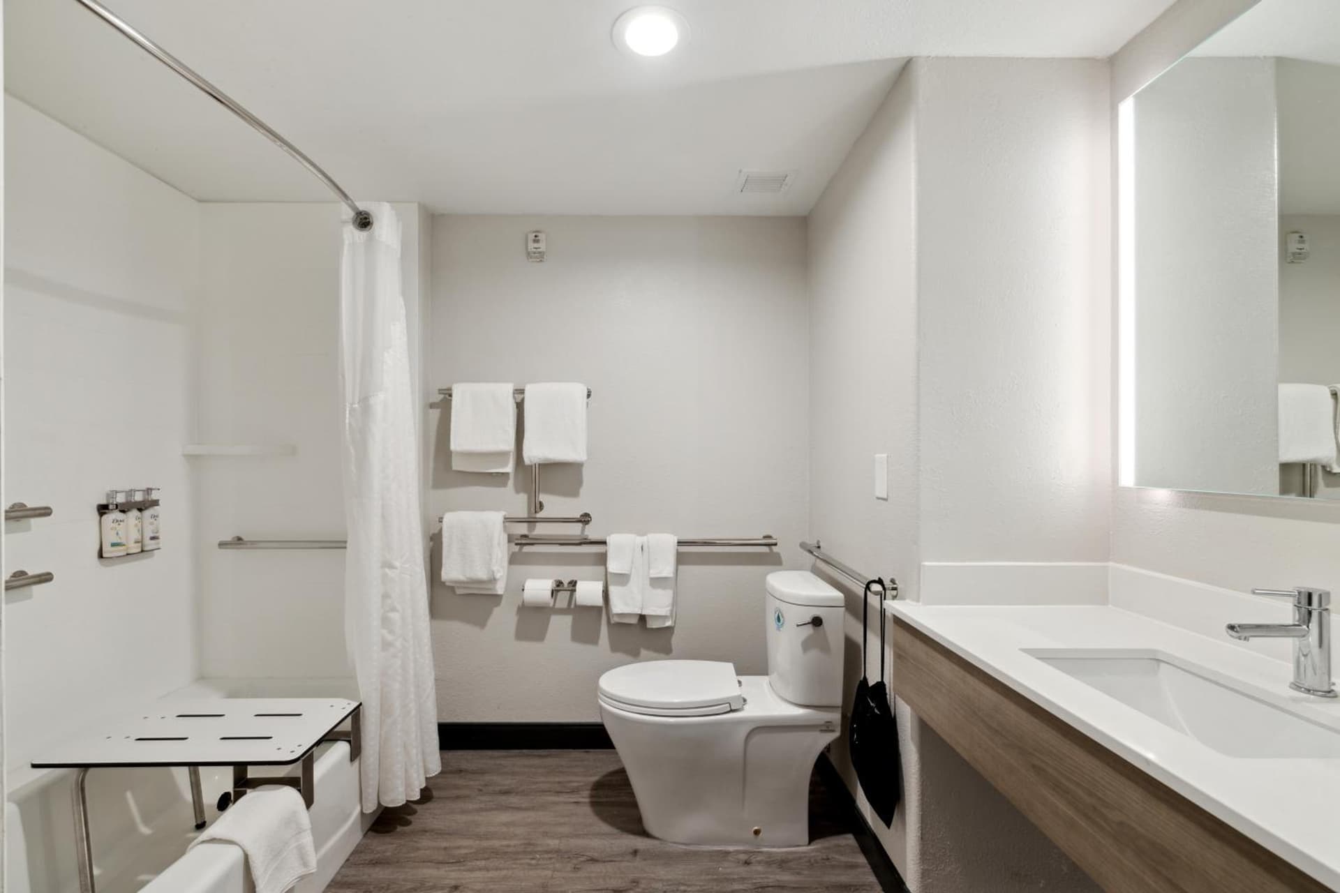 Holiday Inn Express Hotel & Suites Vacaville by IHG gallery photo in Vacaville, CA — image 10