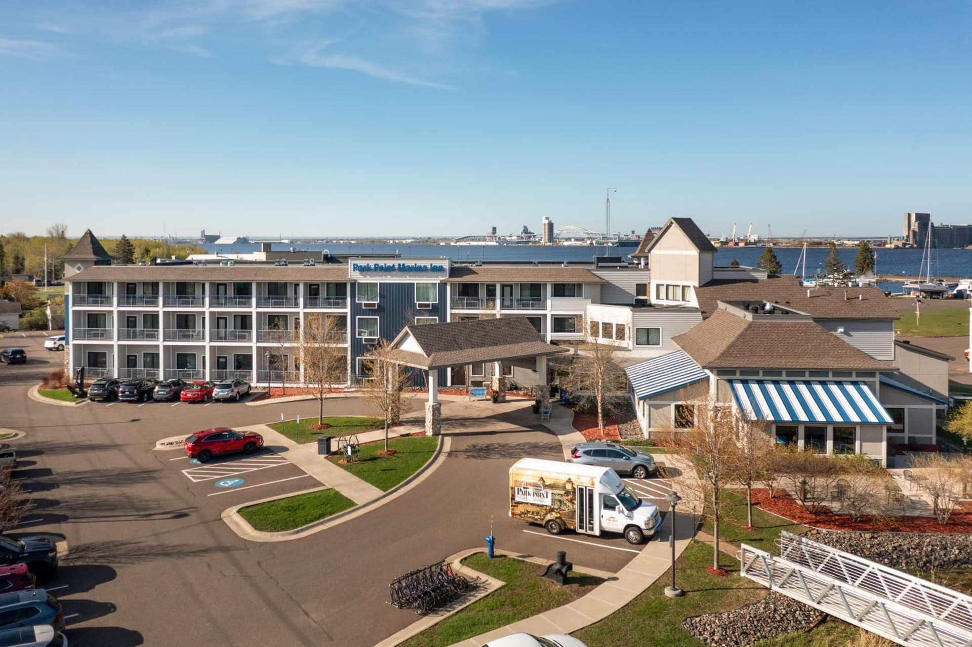 Park Point Marina Inn — hotel in Duluth, Minnesota
