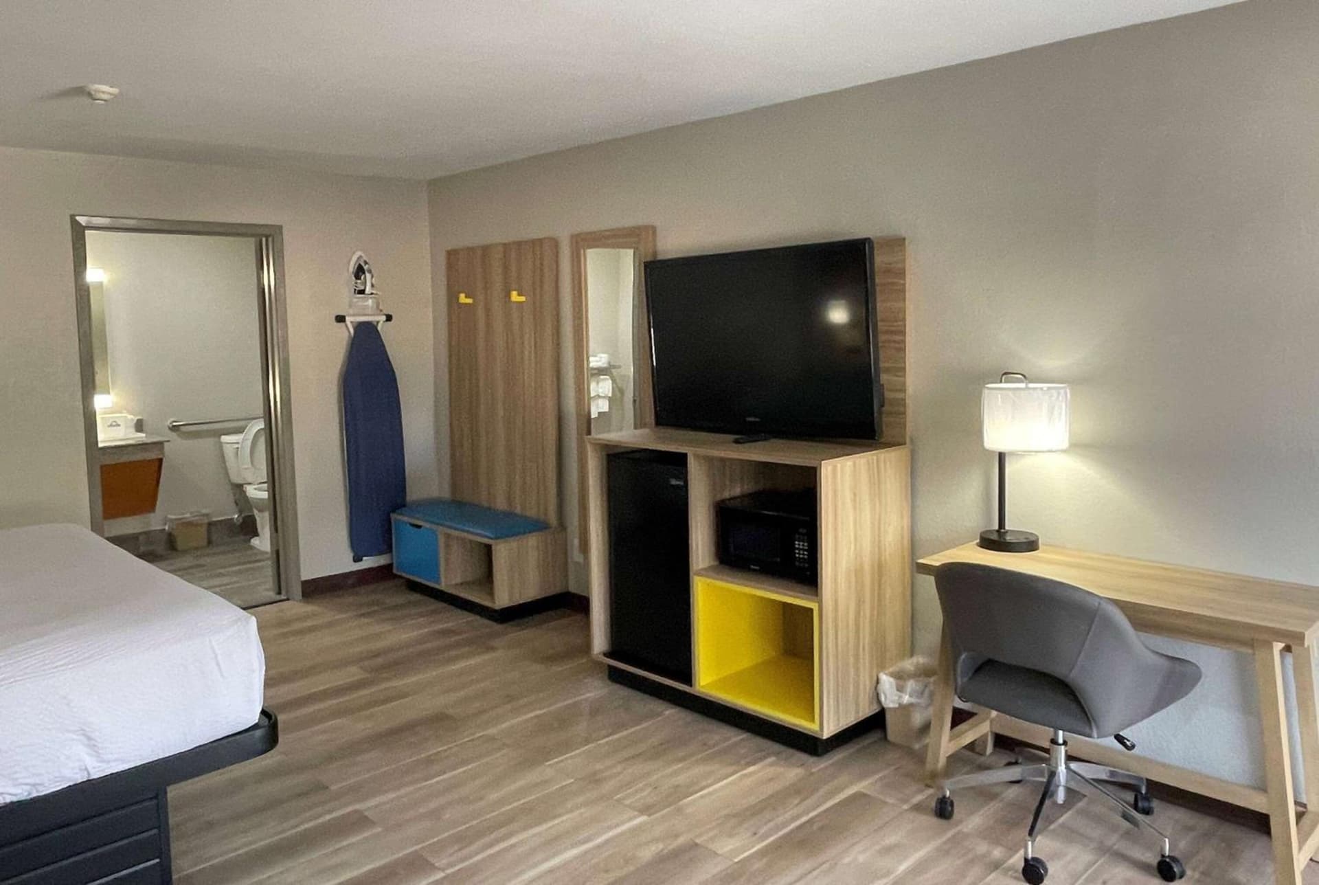 Days Inn by Wyndham New Braunfels gallery photo in New Braunfels, TX — image 8