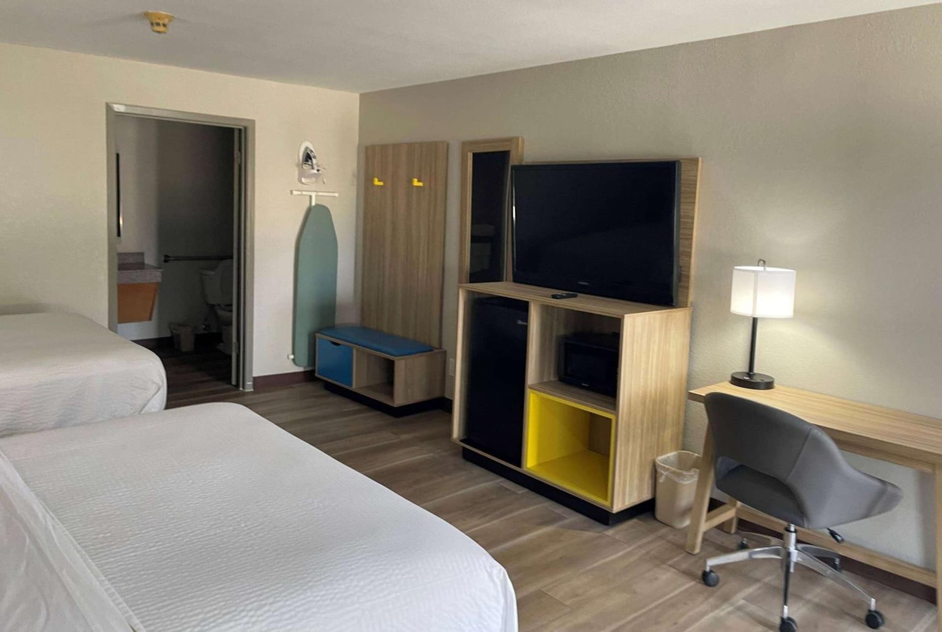 Days Inn by Wyndham New Braunfels property views in New Braunfels, TX — gallery photo 3