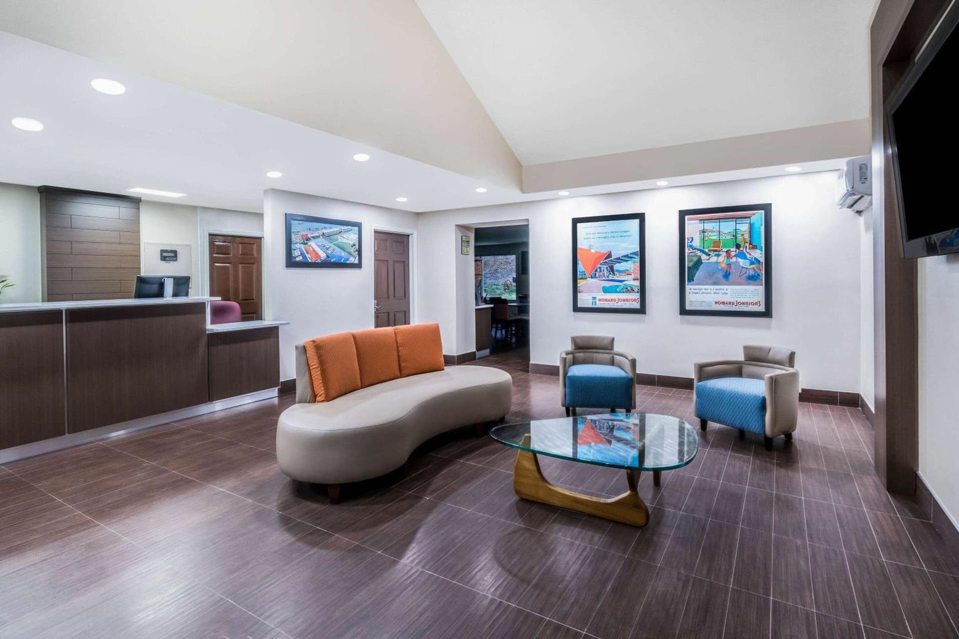 Howard Johnson by Wyndham Dalton property views in Dalton, GA — gallery photo 3