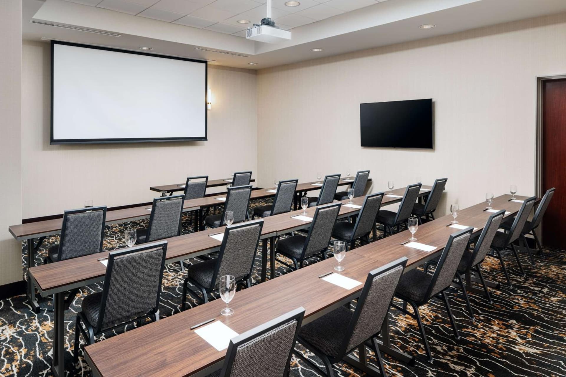 Embassy Suites Huntsville gallery photo in Huntsville, AL — image 36