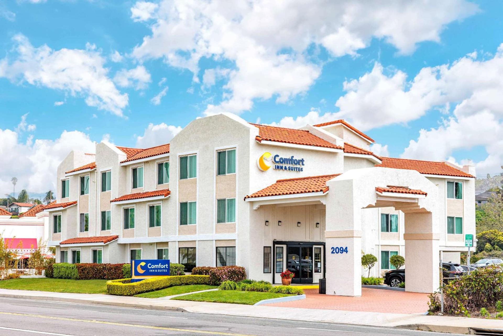 Comfort Inn & Suites Ventura Beach featured exterior or lobby in Ventura, CA — similar hotel