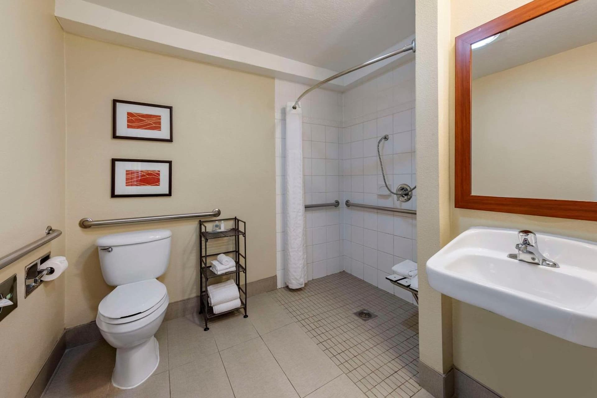 Comfort Inn & Suites Ventura Beach gallery photo in Ventura, CA — image 18