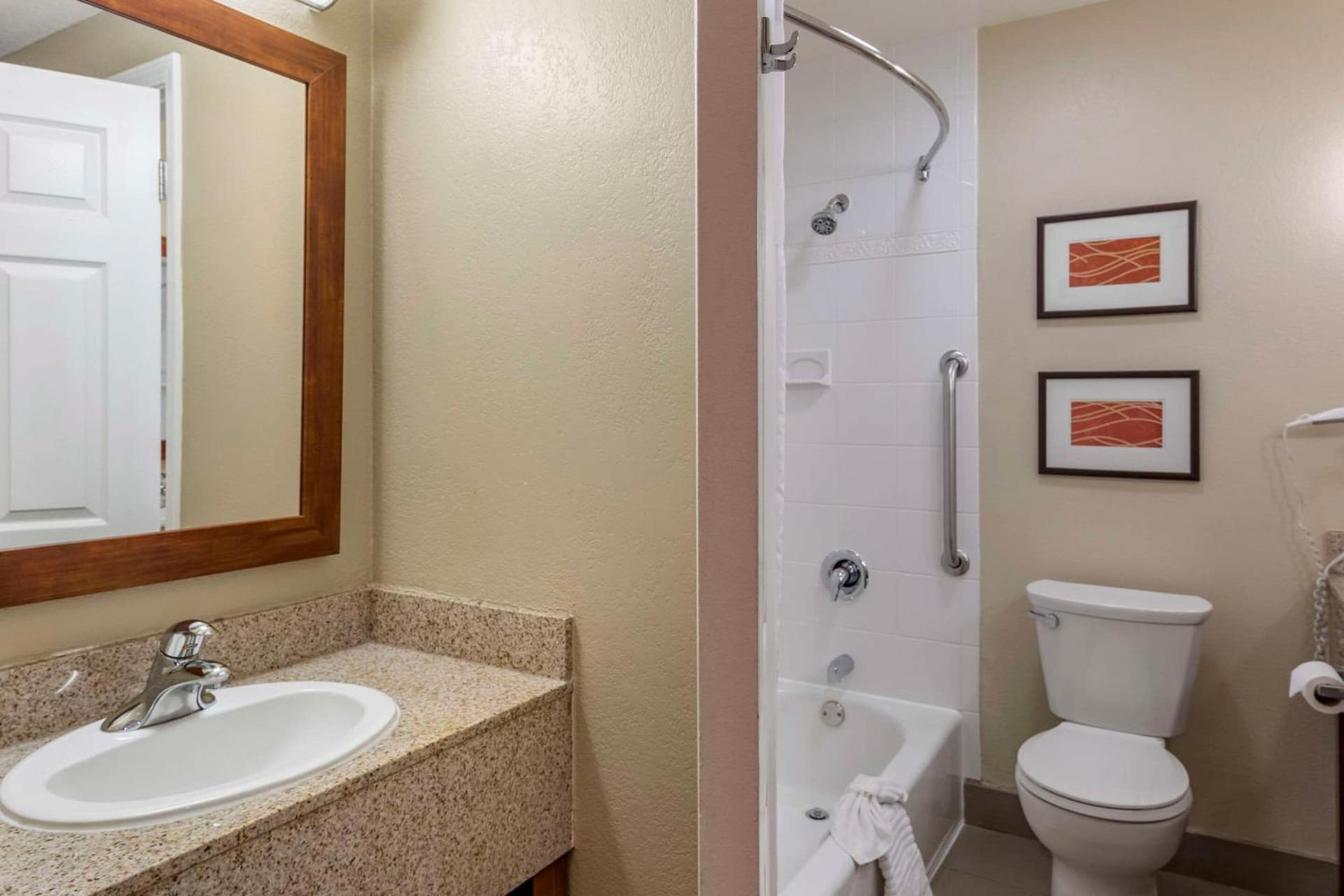 Comfort Inn & Suites Ventura Beach gallery photo in Ventura, CA — image 21