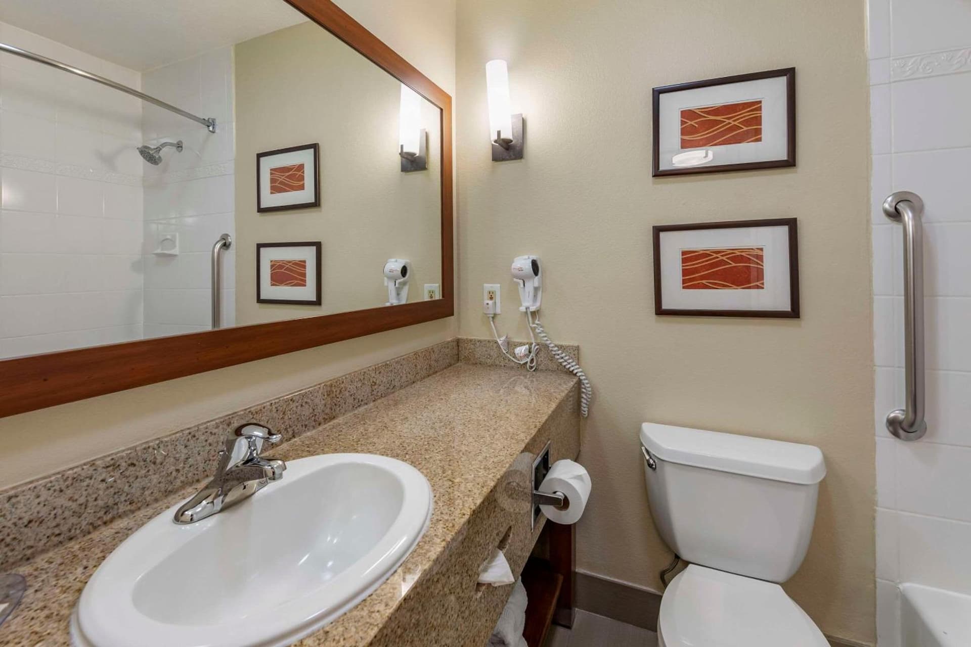 Comfort Inn & Suites Ventura Beach interior in Ventura, CA — gallery photo 2