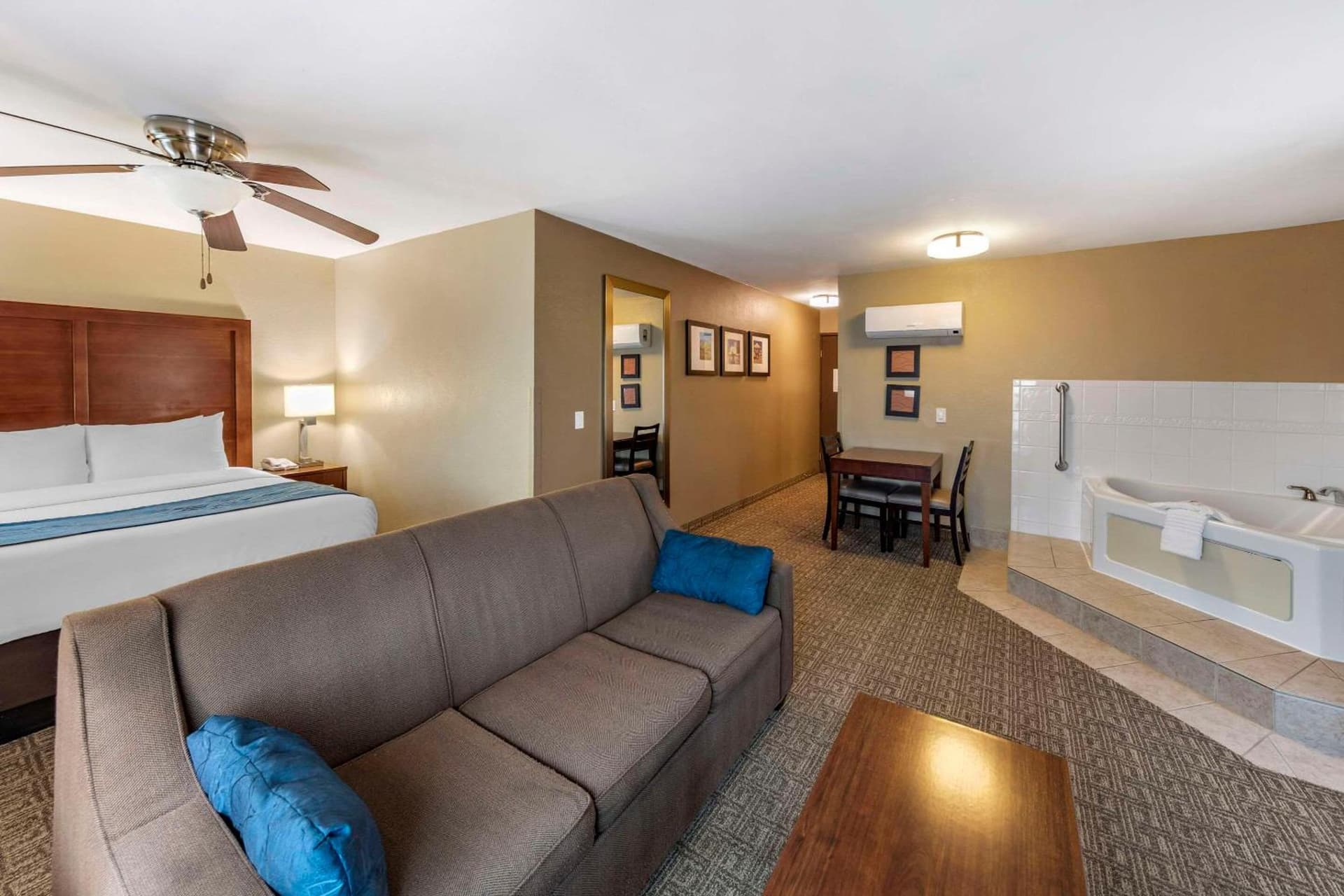Comfort Inn & Suites Ventura Beach gallery photo in Ventura, CA — image 26