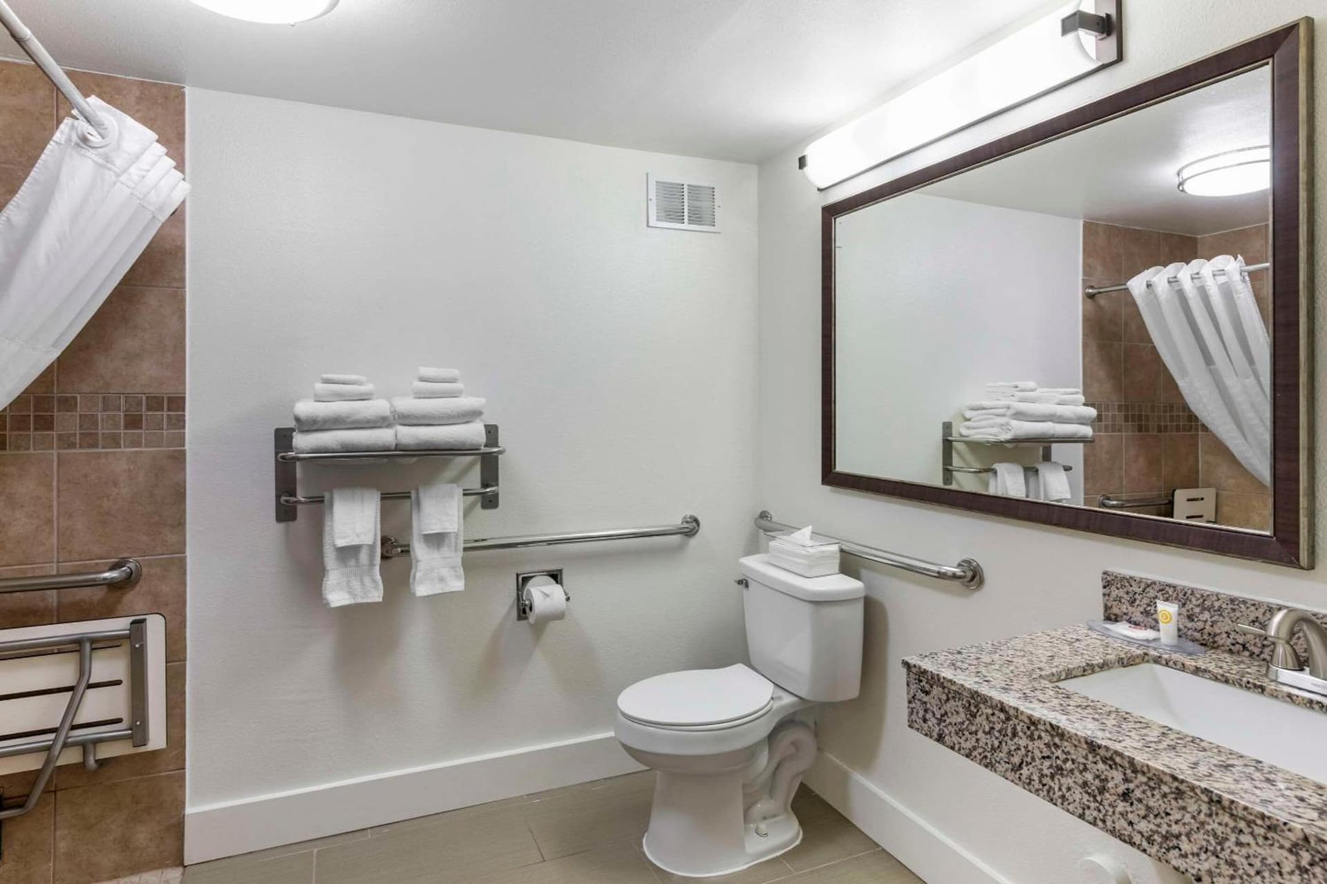 Comfort Suites Tulare Sequoia Gateway gallery photo in Tulare, CA — image 4
