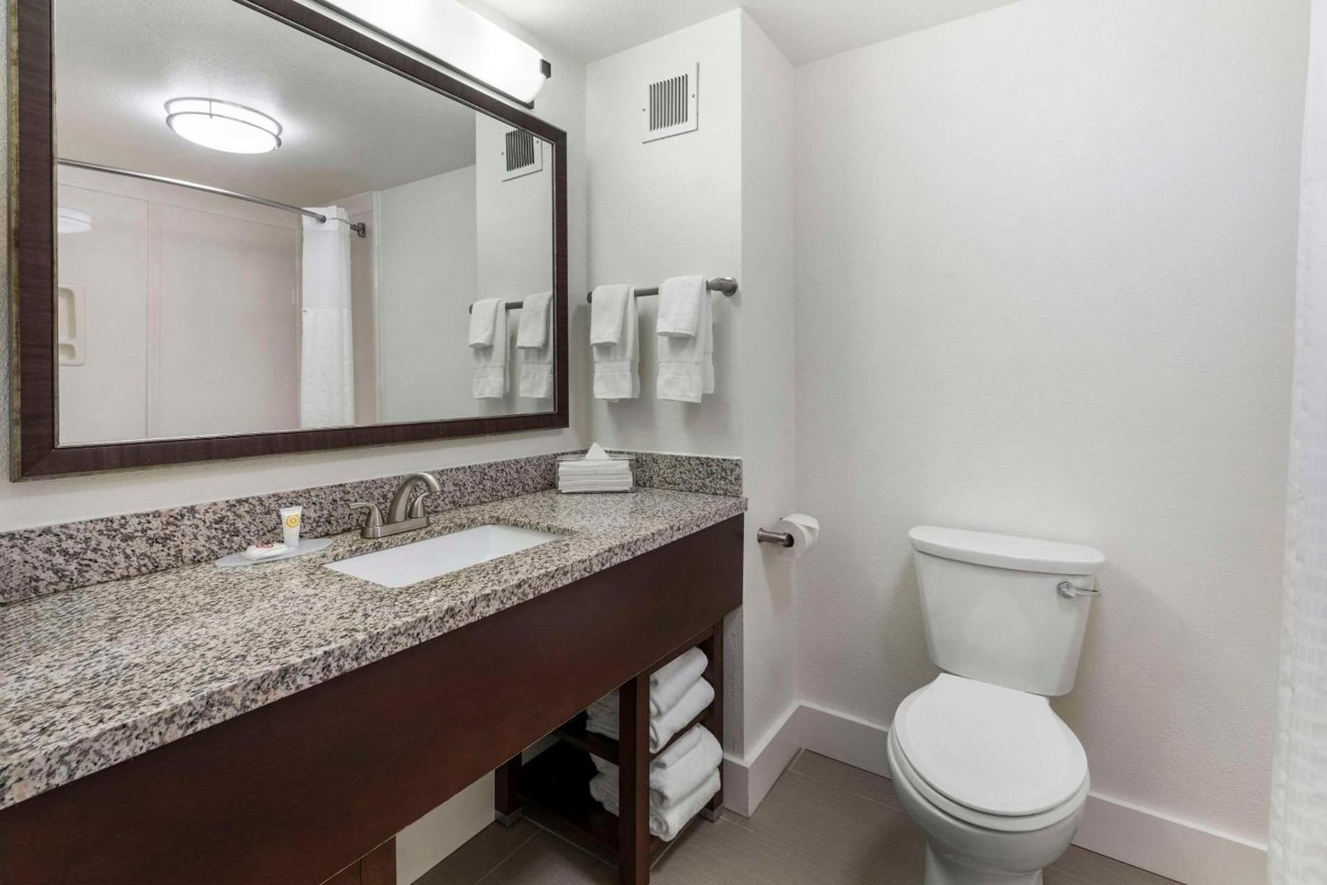 Comfort Suites Tulare Sequoia Gateway gallery photo in Tulare, CA — image 32