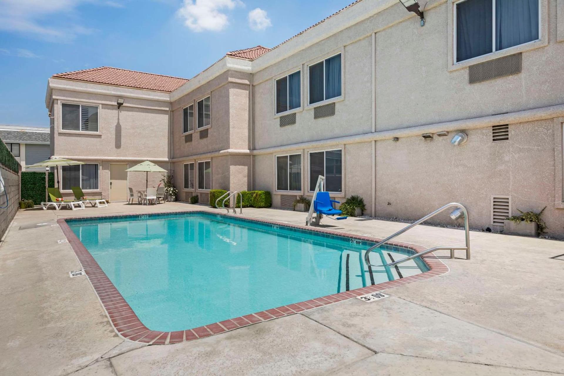 Comfort Suites Tulare Sequoia Gateway gallery photo in Tulare, CA — image 35