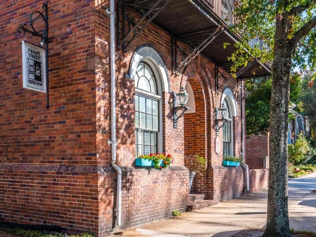 The Front Street Inn featured exterior or lobby in Wilmington, NC — similar hotel