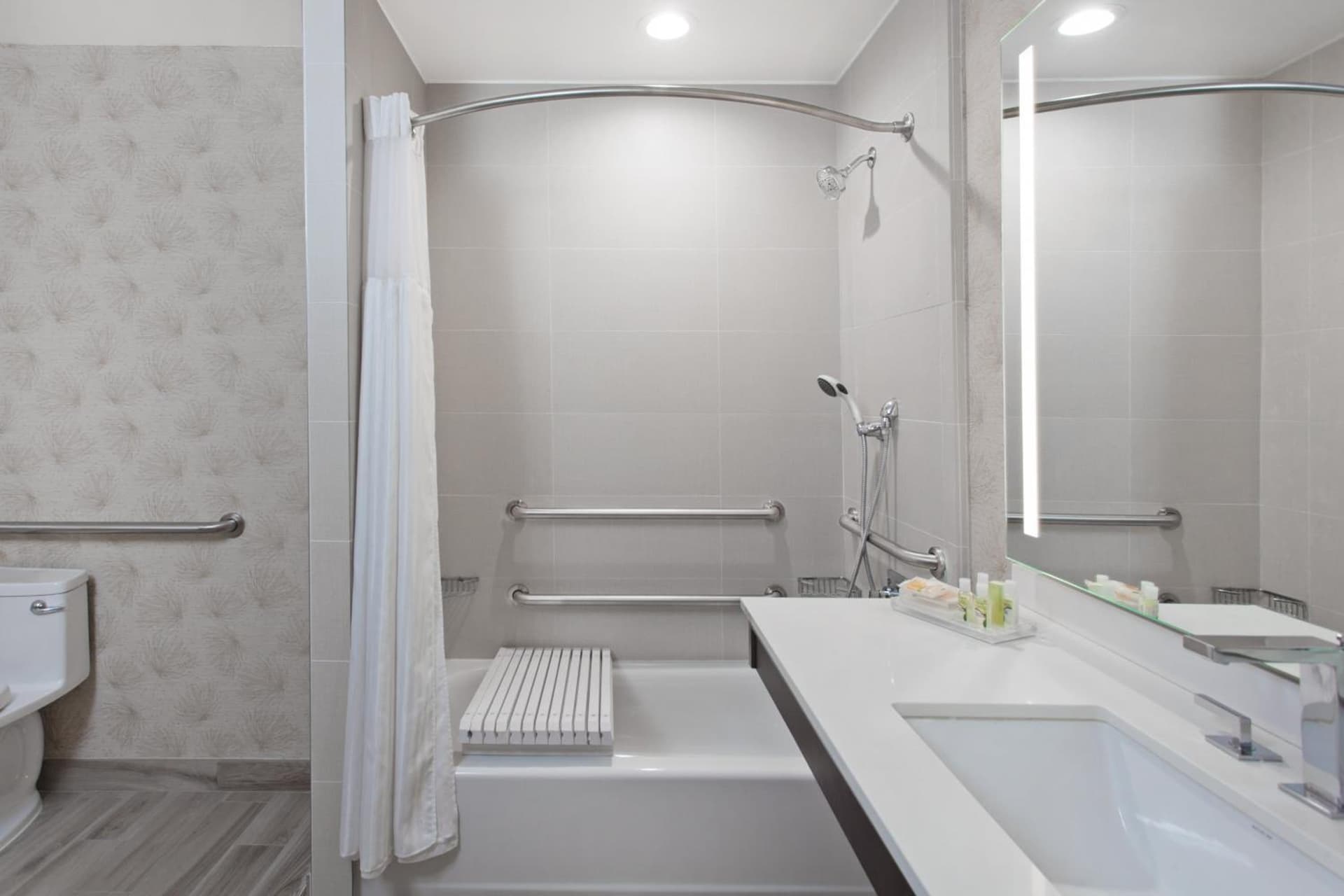 Holiday Inn El Monte - Los Angeles by IHG gallery photo in El Monte, CA — image 28
