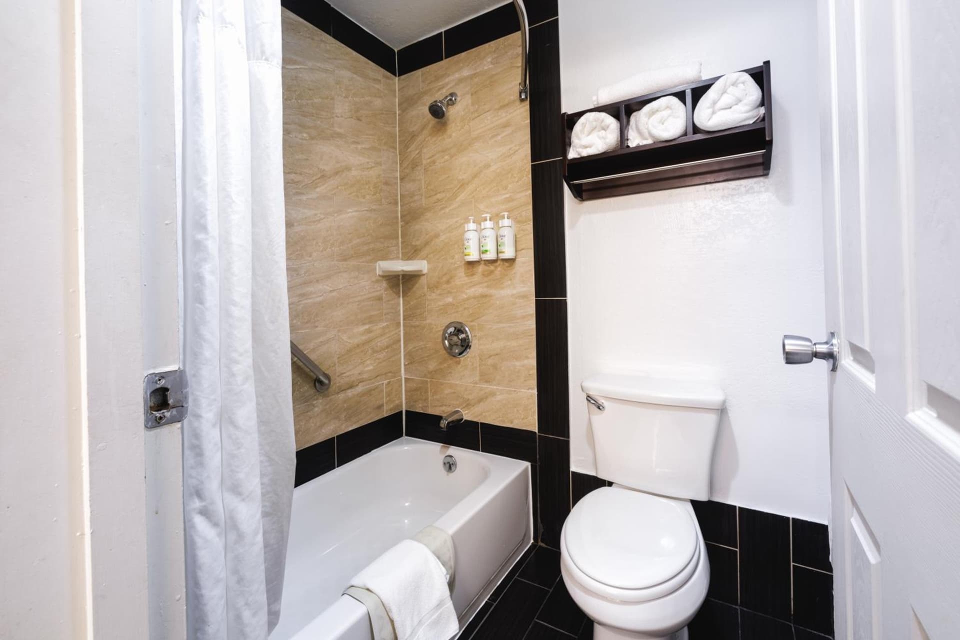 La Quinta Inn & Suites by Wyndham Fort Collins, Colorado gallery photo in Fort Collins, CO — image 40