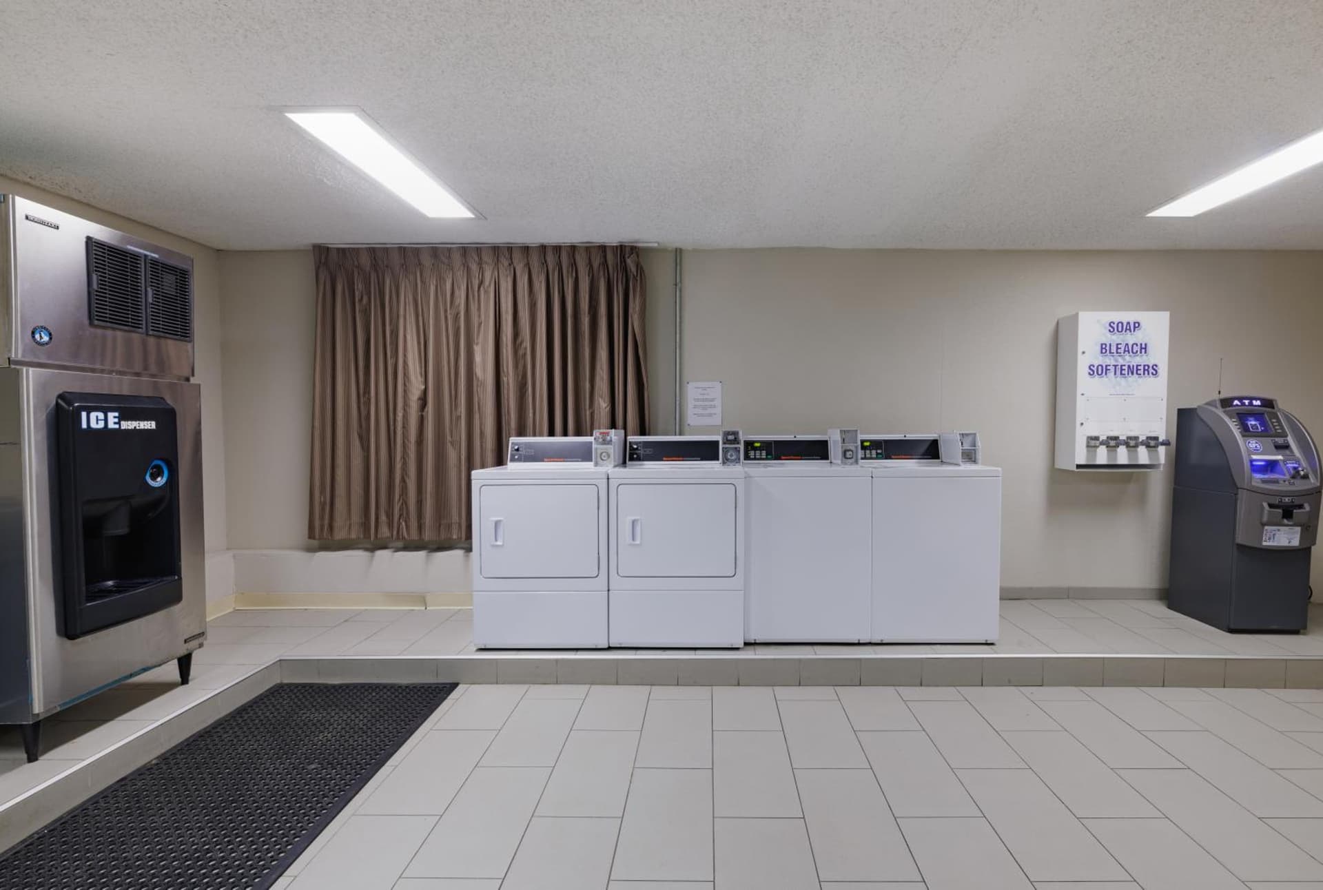 La Quinta Inn & Suites by Wyndham Fort Collins, Colorado interior in Fort Collins, CO — gallery photo 2