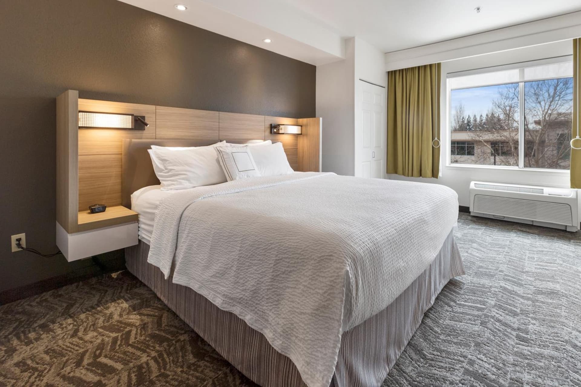 SpringHill Suites by Marriott Sacramento Natomas interior in Sacramento, CA — gallery photo 2