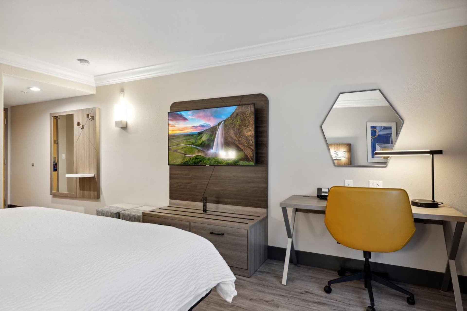 Holiday Inn Express Hotel & Suites Vacaville by IHG gallery photo in Vacaville, CA — image 42