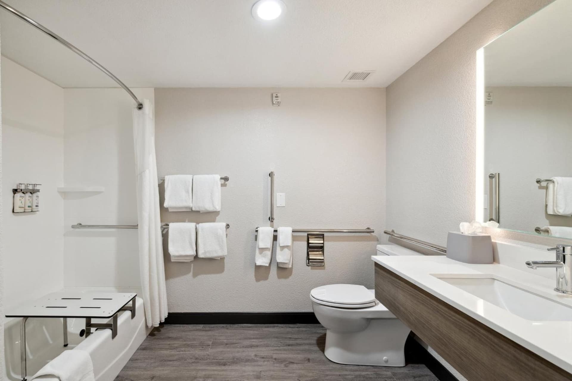 Holiday Inn Express Hotel & Suites Vacaville by IHG gallery photo in Vacaville, CA — image 5