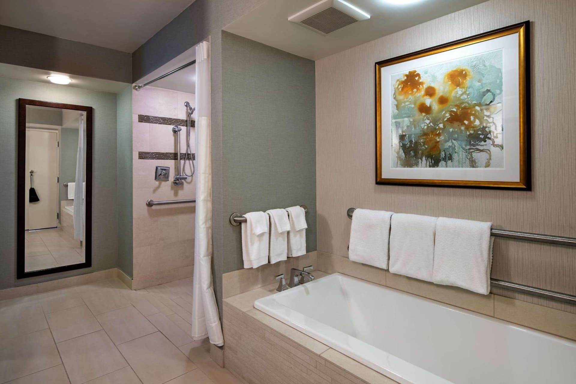 DoubleTree by Hilton Washington DC – Crystal City gallery photo in Arlington, VA — image 19