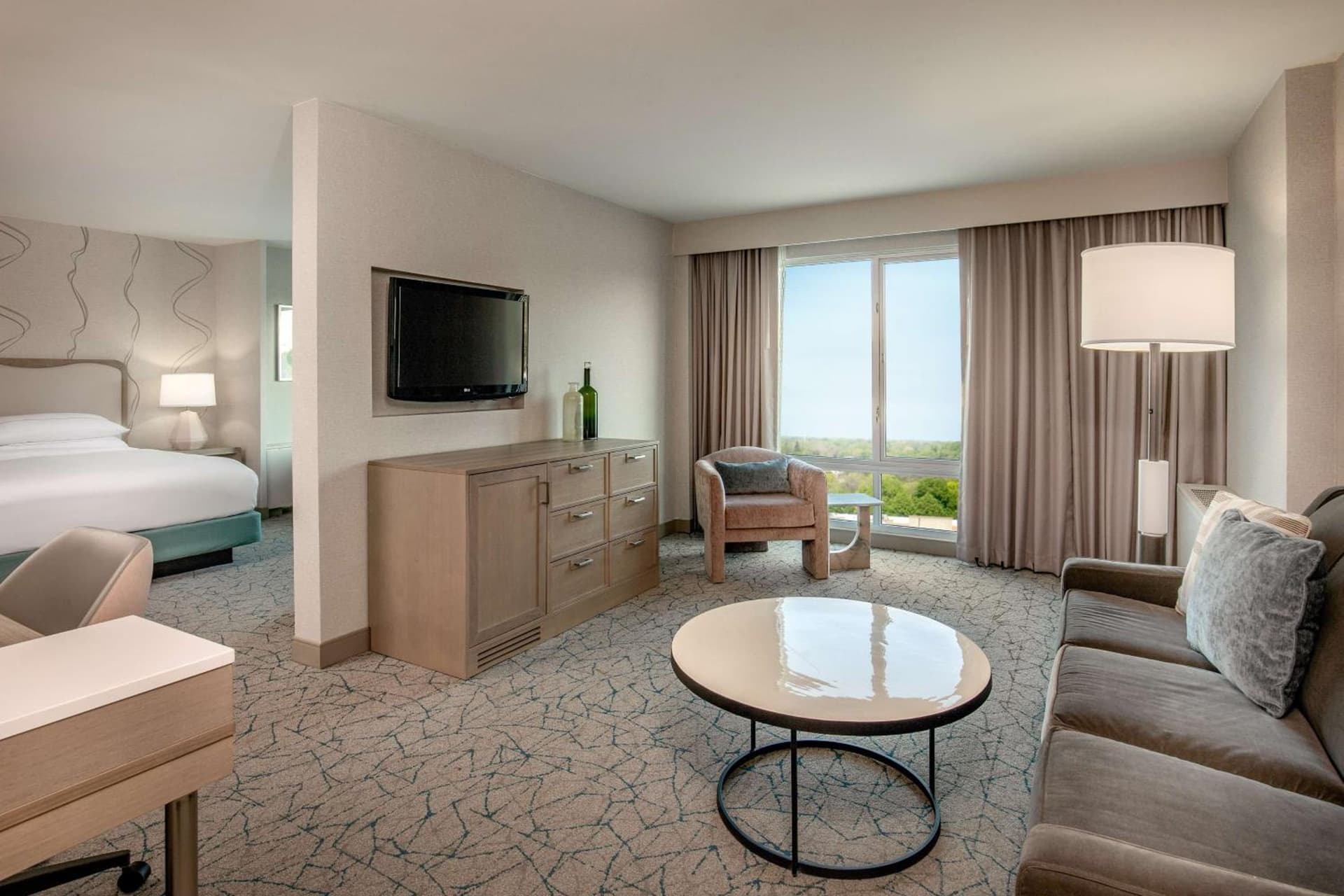 DoubleTree by Hilton Hotel and Conference Center Chicago North Shore gallery photo in Skokie, IL — image 46