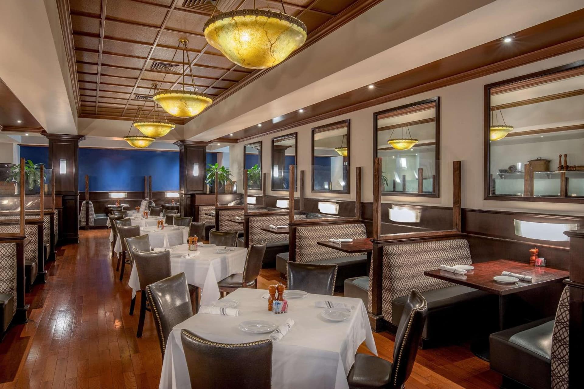 DoubleTree by Hilton Hotel and Conference Center Chicago North Shore gallery photo in Skokie, IL — image 14
