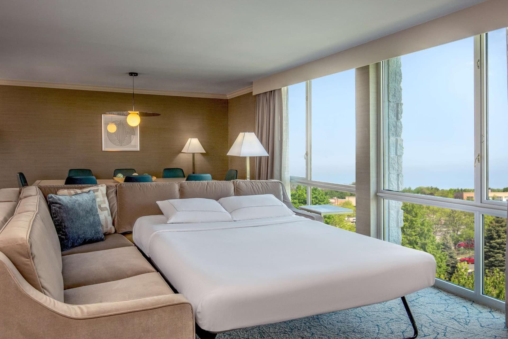 DoubleTree by Hilton Hotel and Conference Center Chicago North Shore gallery photo in Skokie, IL — image 9