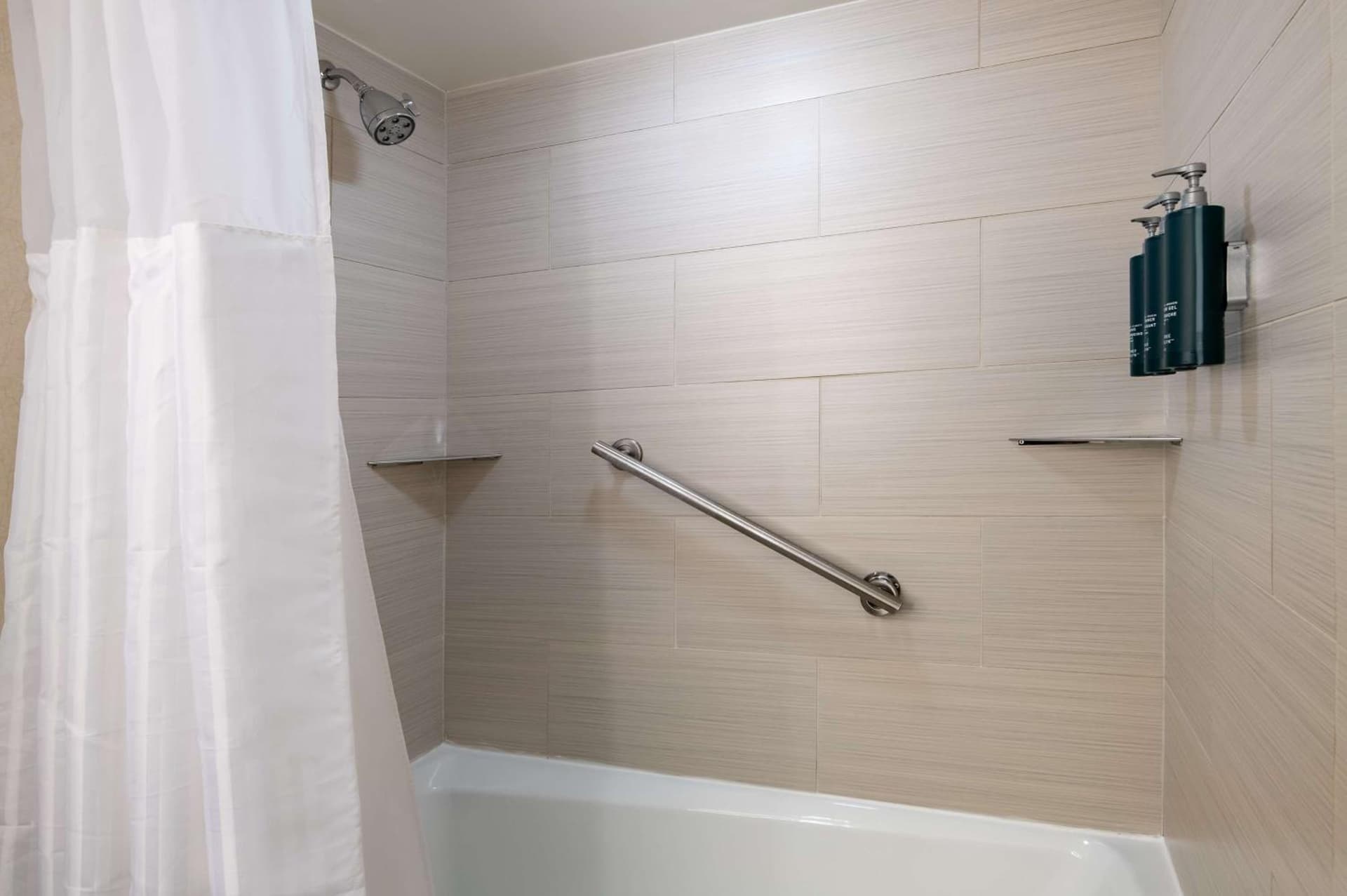 DoubleTree by Hilton Washington DC – Crystal City gallery photo in Arlington, VA — image 20