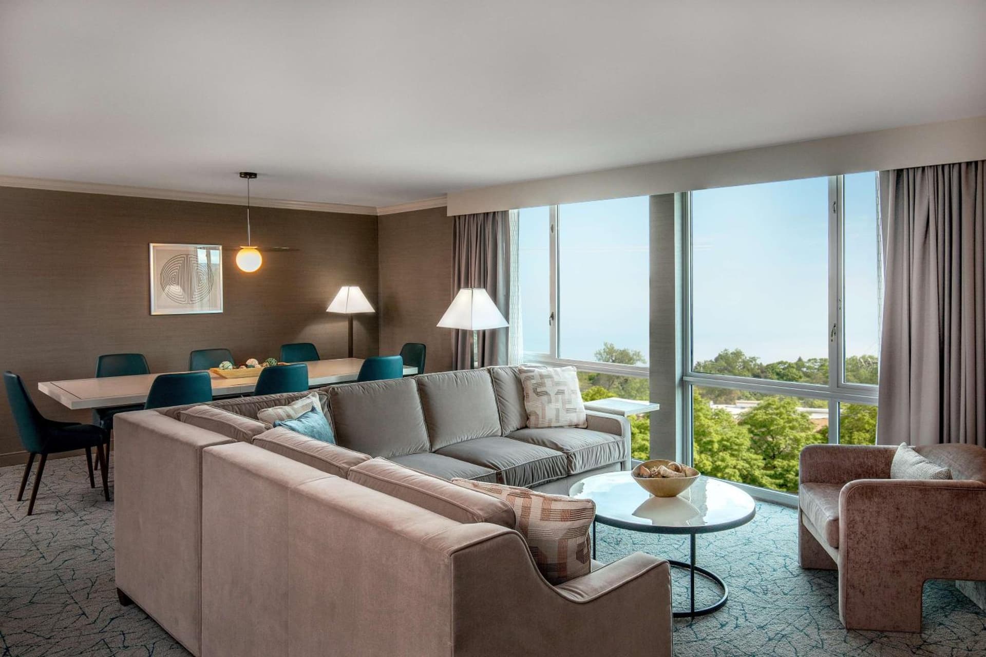 DoubleTree by Hilton Hotel and Conference Center Chicago North Shore gallery photo in Skokie, IL — image 26