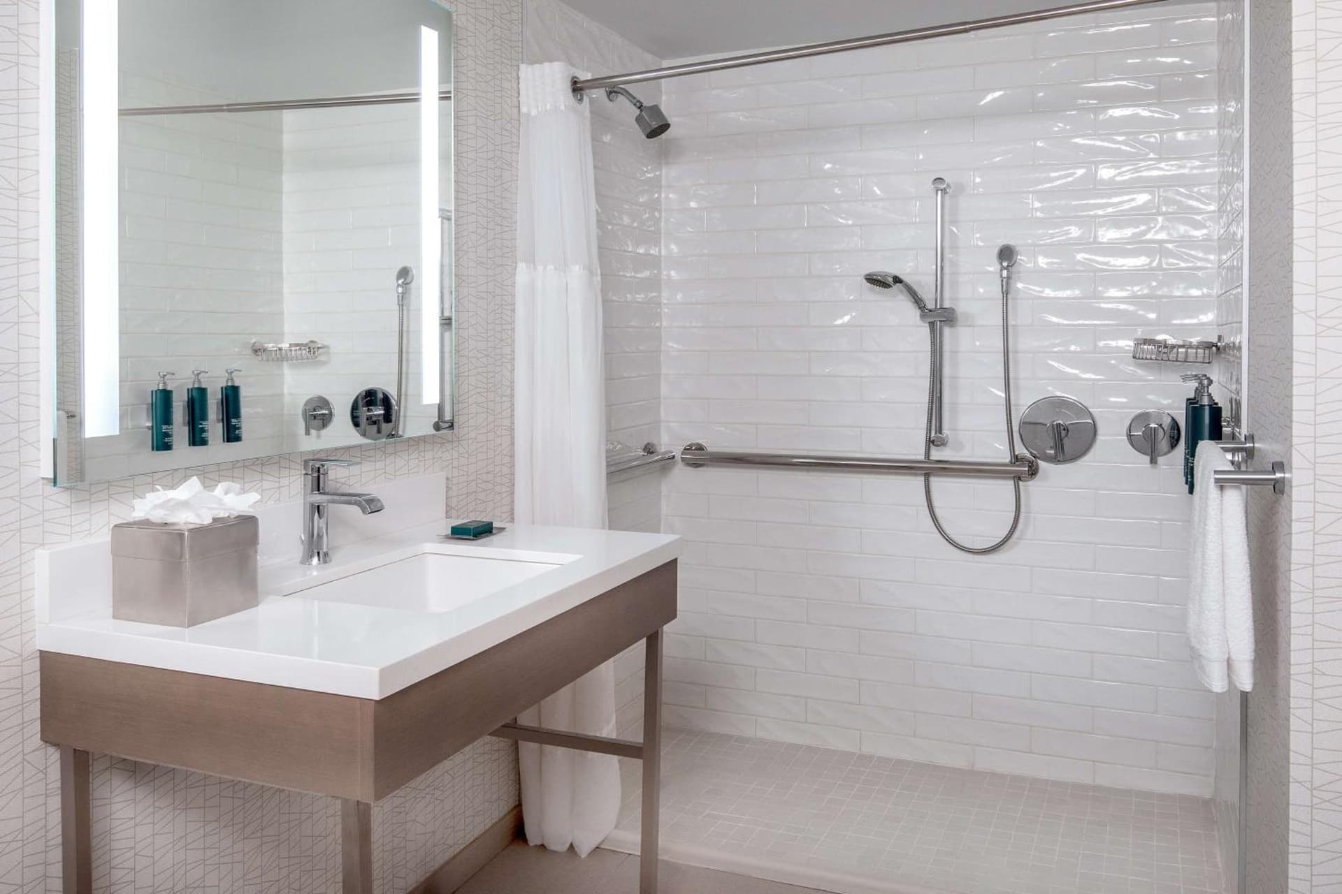 DoubleTree by Hilton Hotel and Conference Center Chicago North Shore property views in Skokie, IL — gallery photo 3
