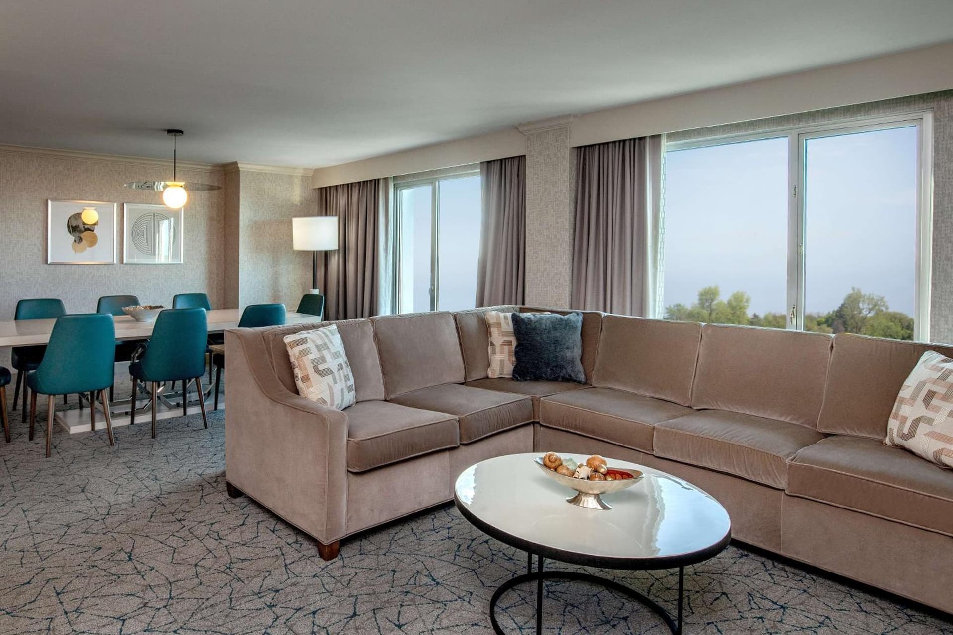 DoubleTree by Hilton Hotel and Conference Center Chicago North Shore gallery photo in Skokie, IL — image 32