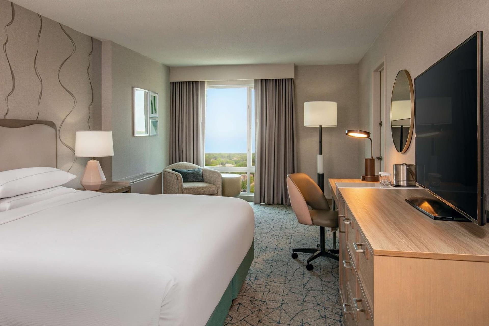 DoubleTree by Hilton Hotel and Conference Center Chicago North Shore gallery photo in Skokie, IL — image 34