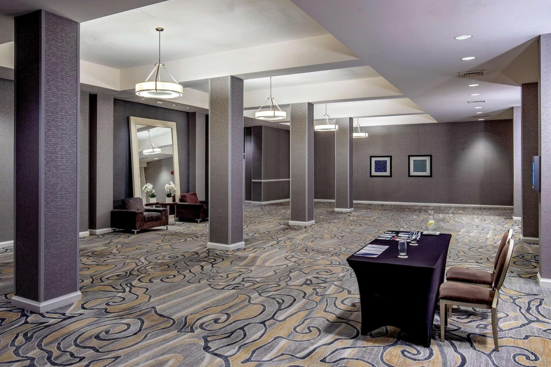 DoubleTree by Hilton Hotel and Conference Center Chicago North Shore gallery photo in Skokie, IL — image 17