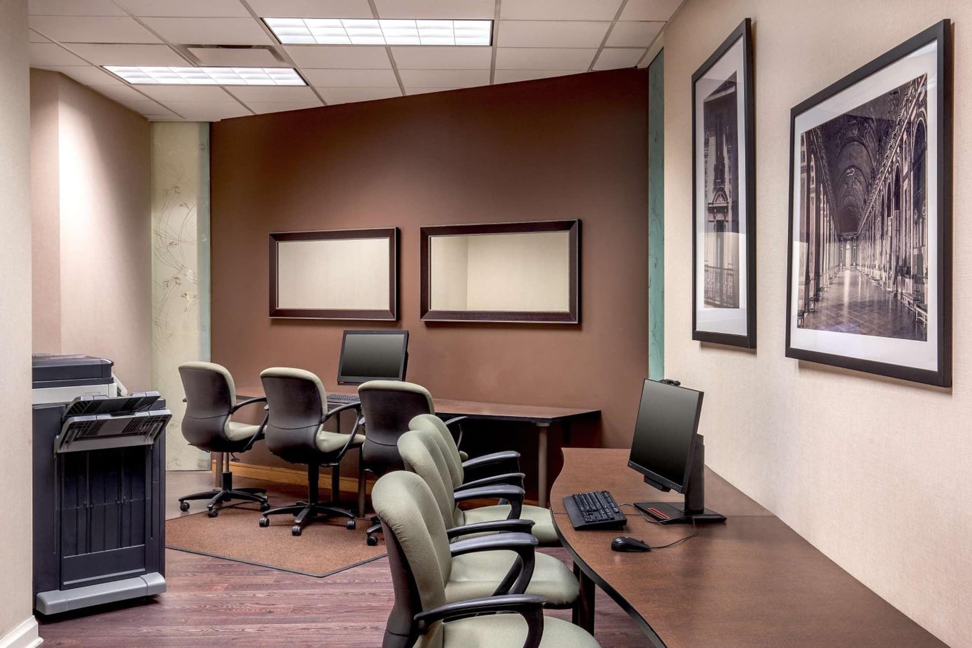 DoubleTree by Hilton Hotel and Conference Center Chicago North Shore gallery photo in Skokie, IL — image 36