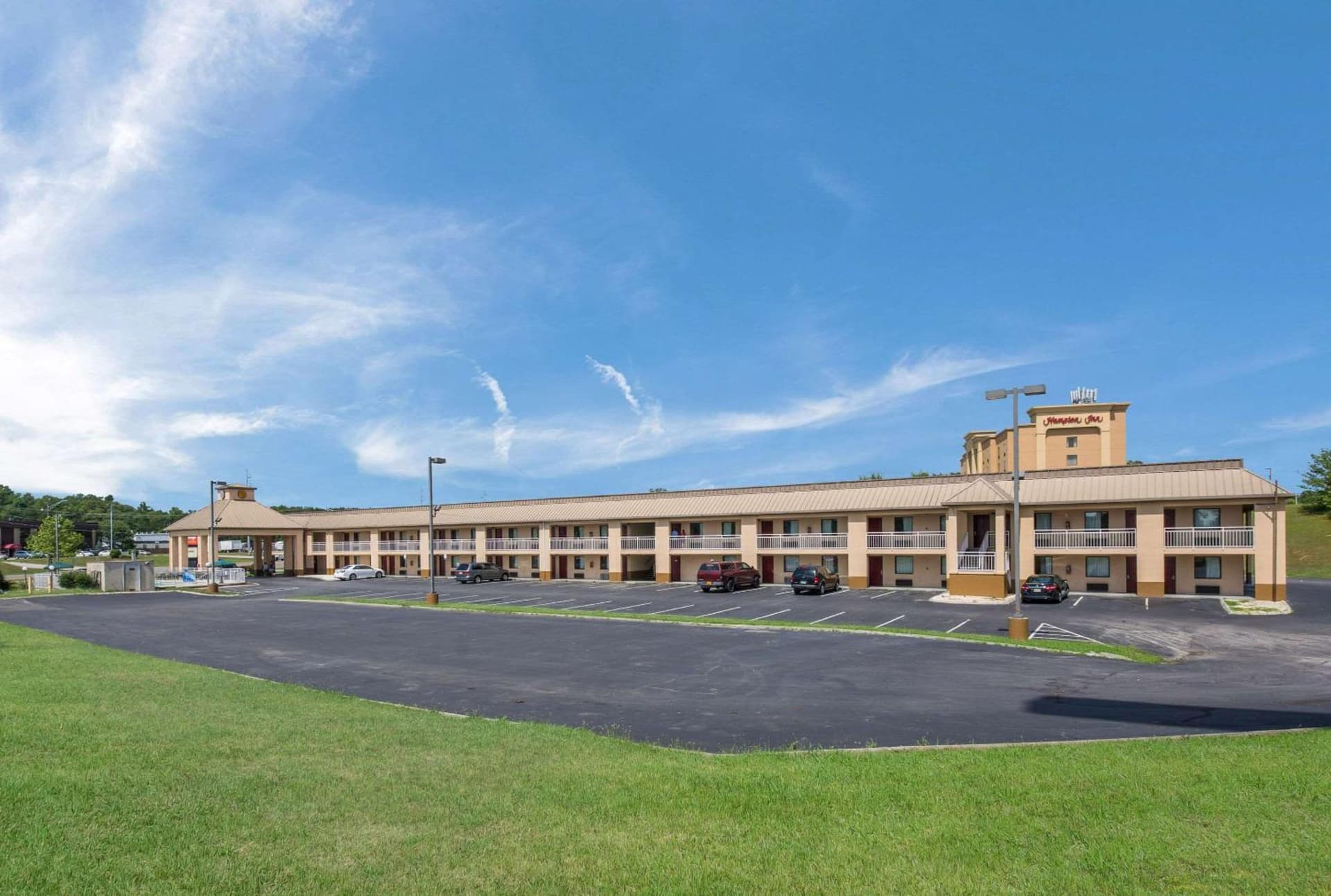 Econo Lodge Inn & Suites Knoxville East interior in Knoxville, TN — gallery photo 2