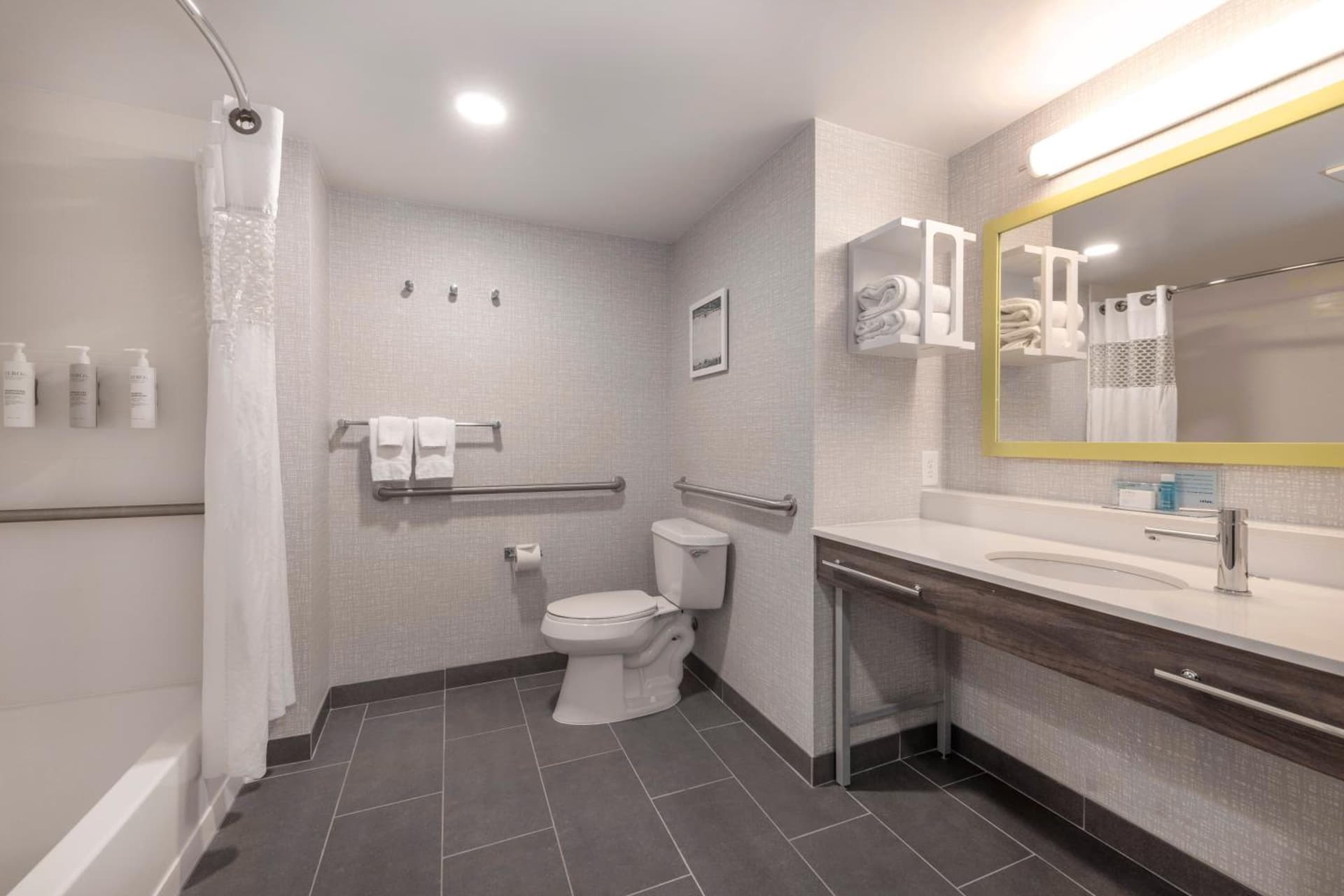 Hampton Inn & Suites Burlington gallery photo in Burlington, NC — image 39