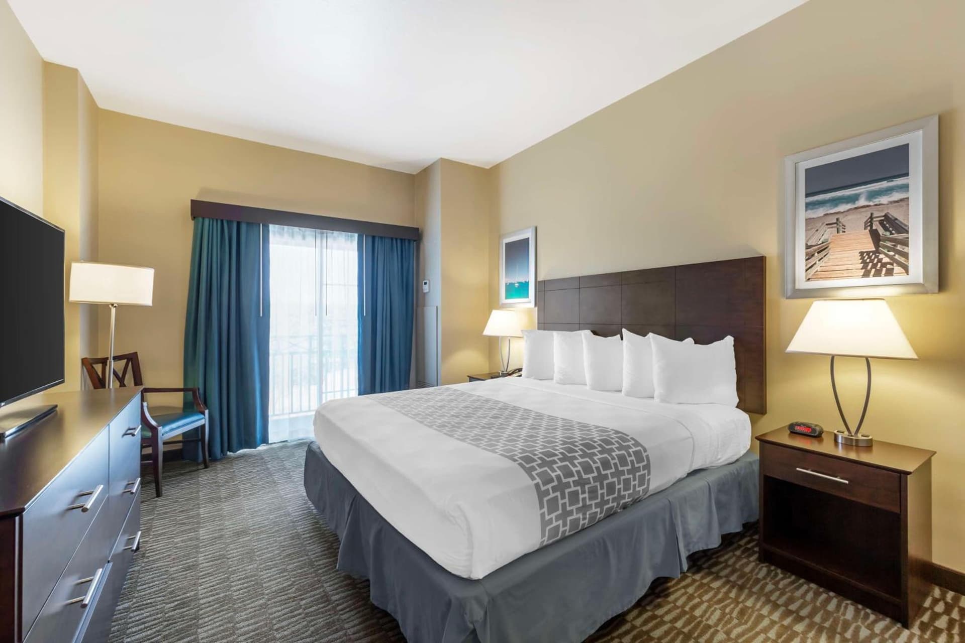 Best Western Naples Plaza Hotel interior in Naples, FL — gallery photo 2