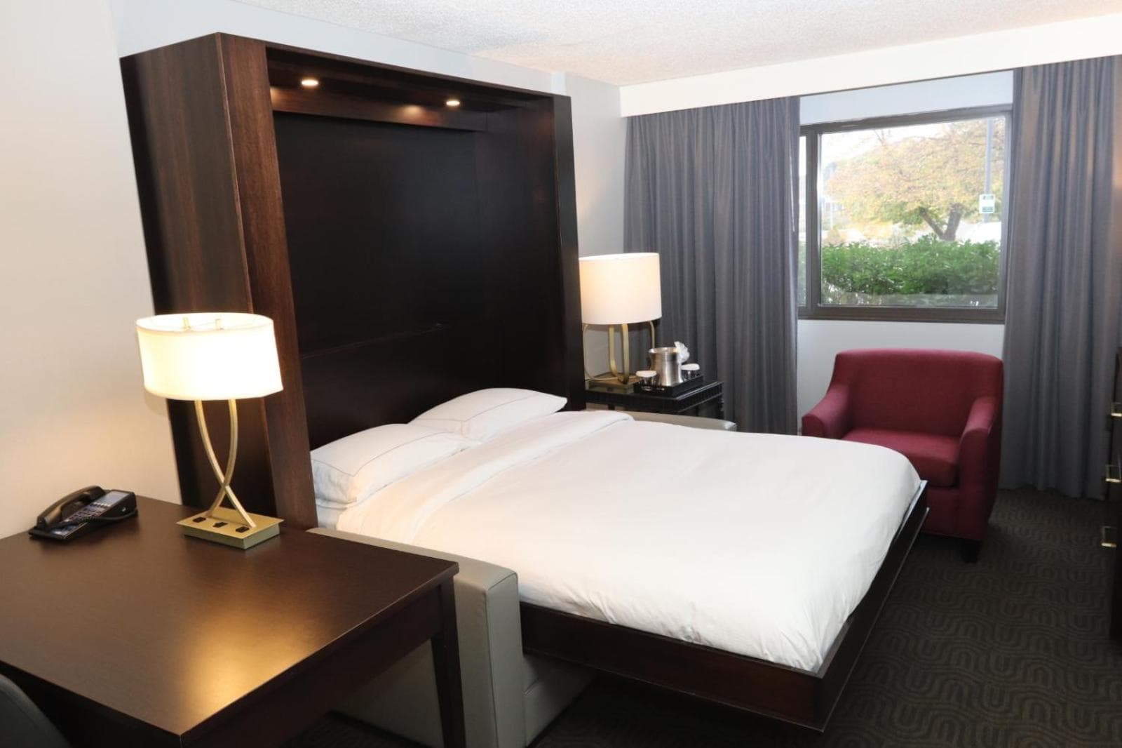 Hilton Suites Brentwood gallery photo in Brentwood, TN — image 5