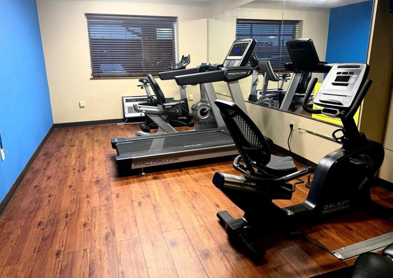 Super 8 by Wyndham Frederick interior in Frederick, MD — gallery photo 2