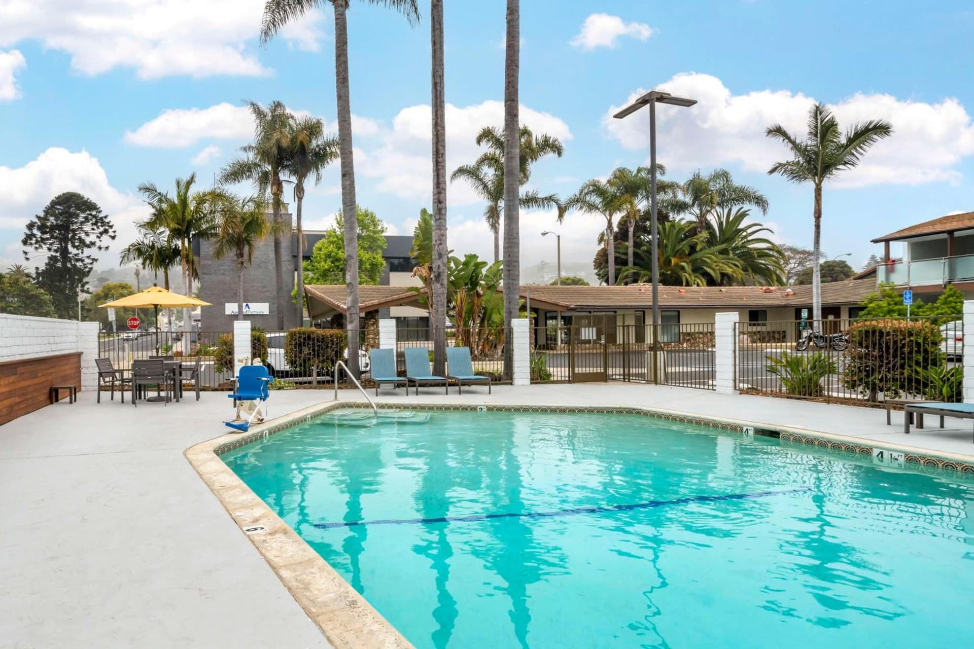 Best Western At Ventura Pier interior in Ventura, CA — gallery photo 2